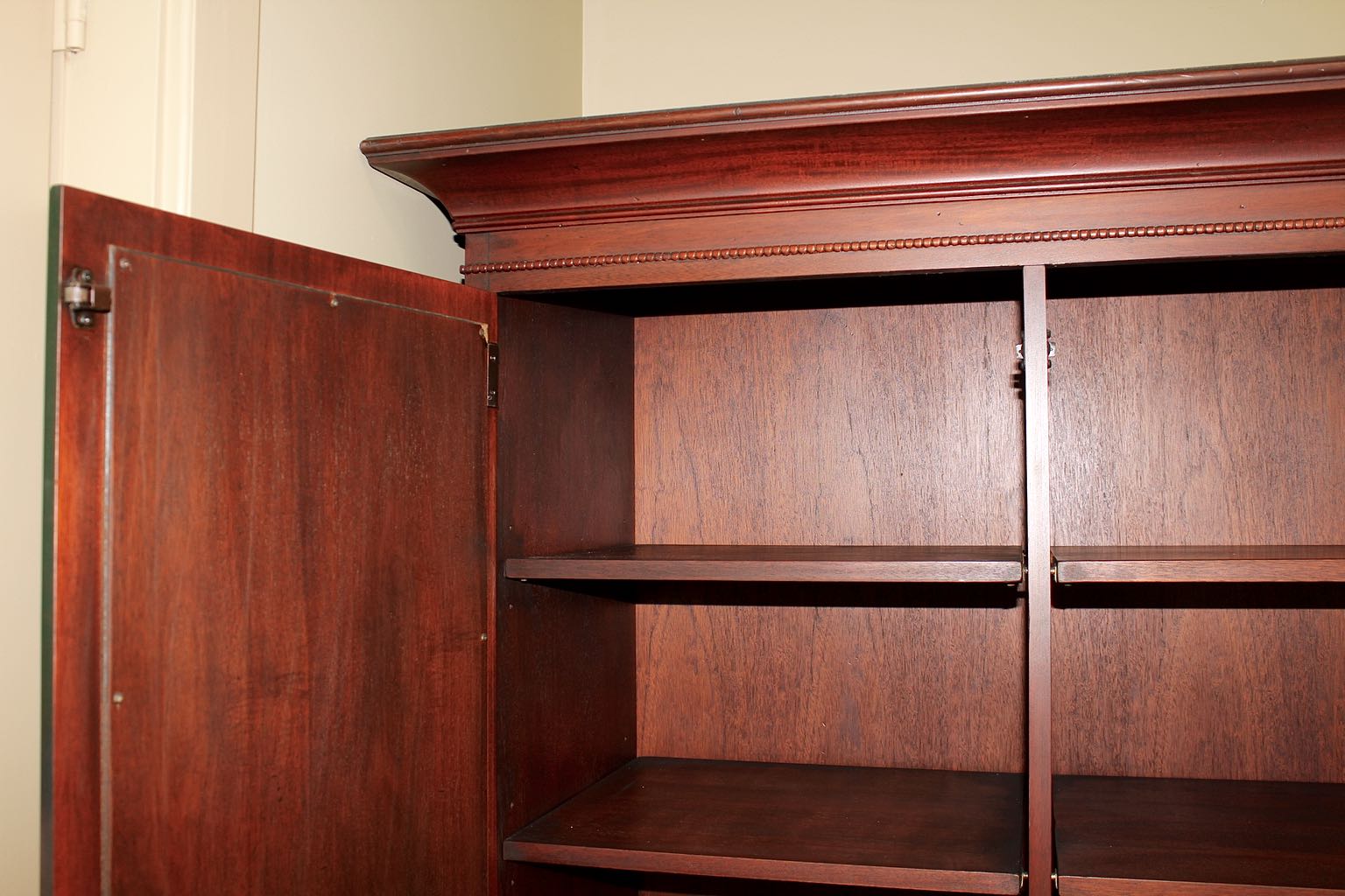 Lexington Vintage Wardrobe