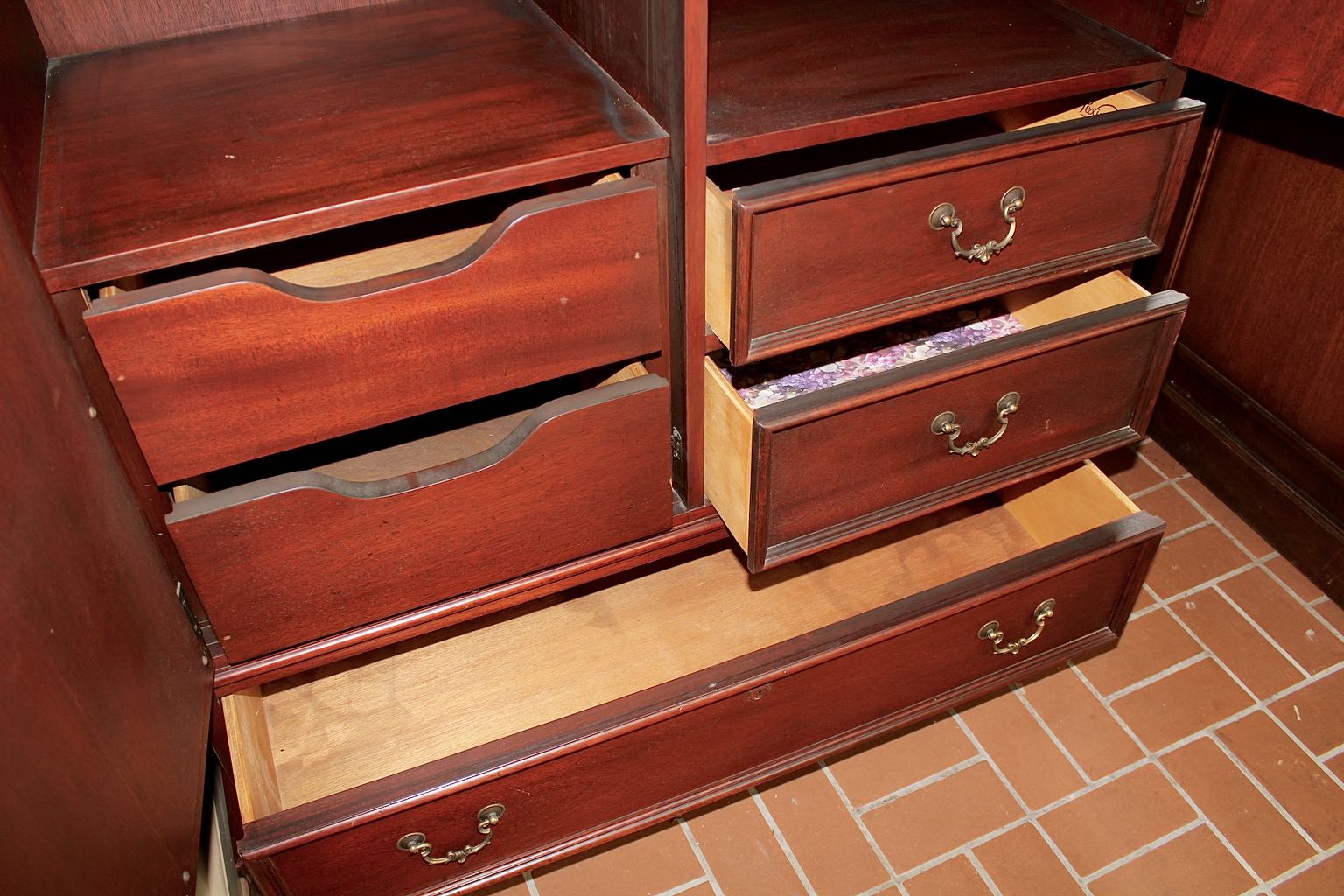 Lexington Vintage Wardrobe