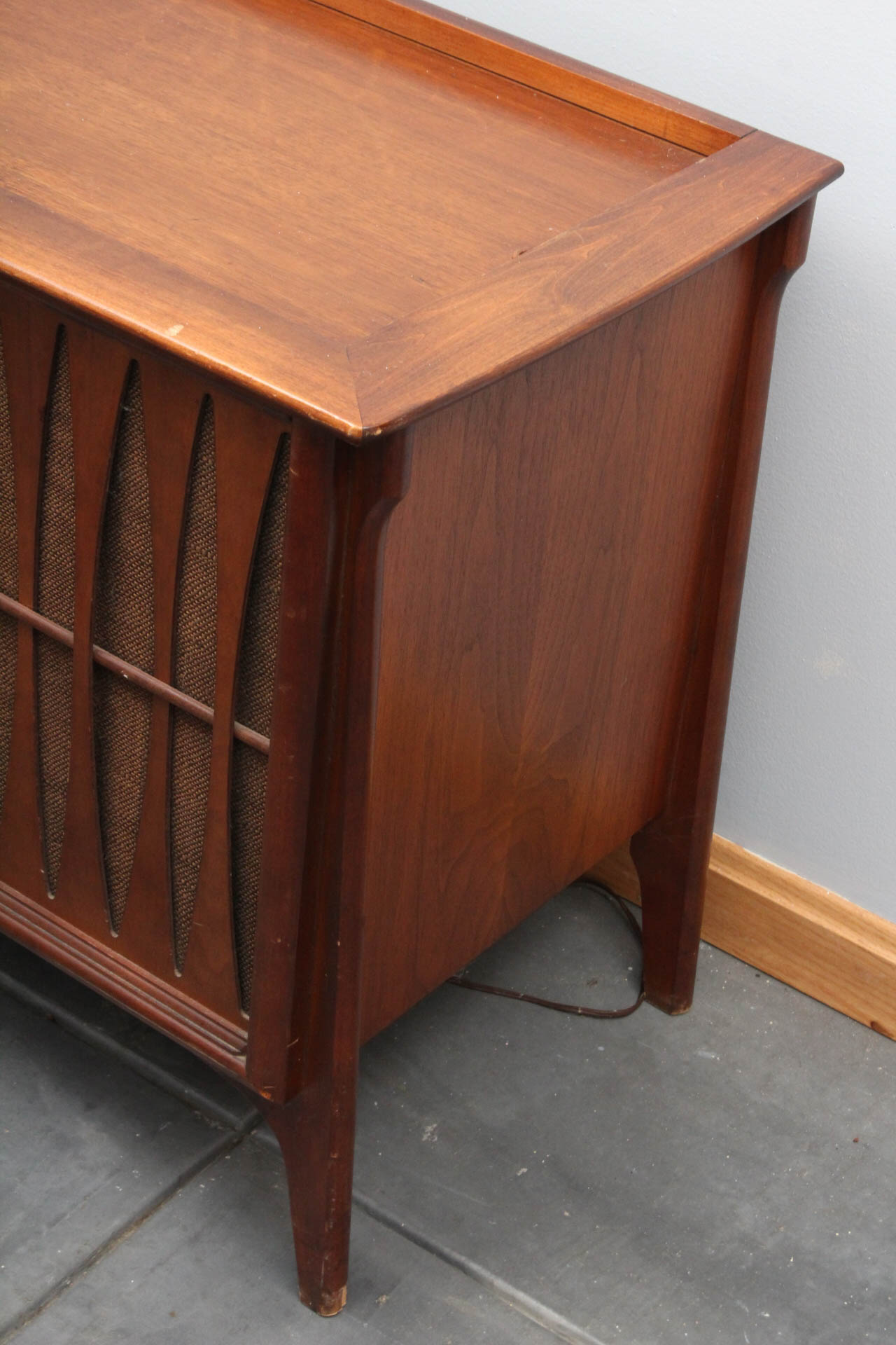 Mid Century Modern RCA Victor Victrola Stereo Console