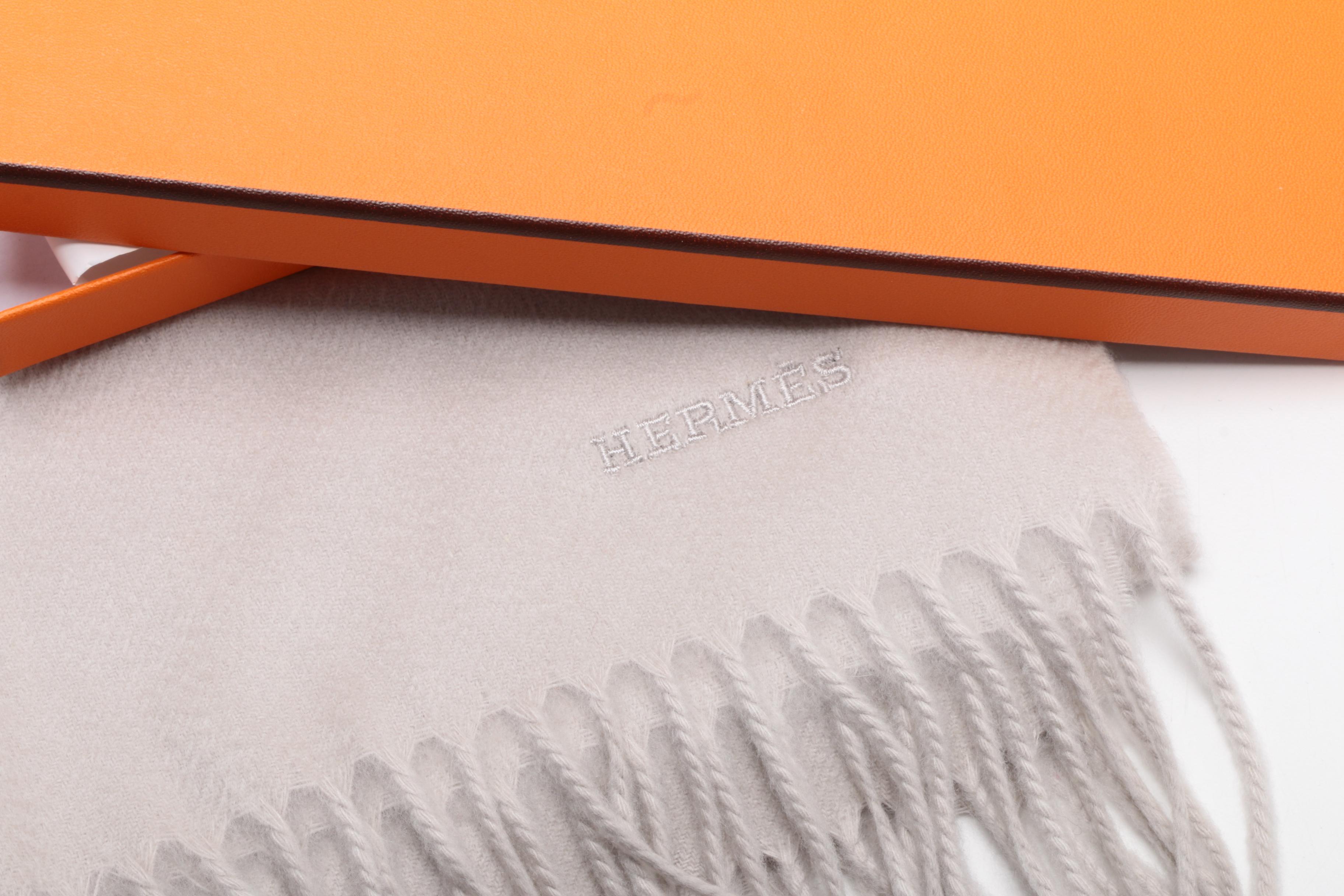 Hermès Cashmere Unie Brodee Muffler