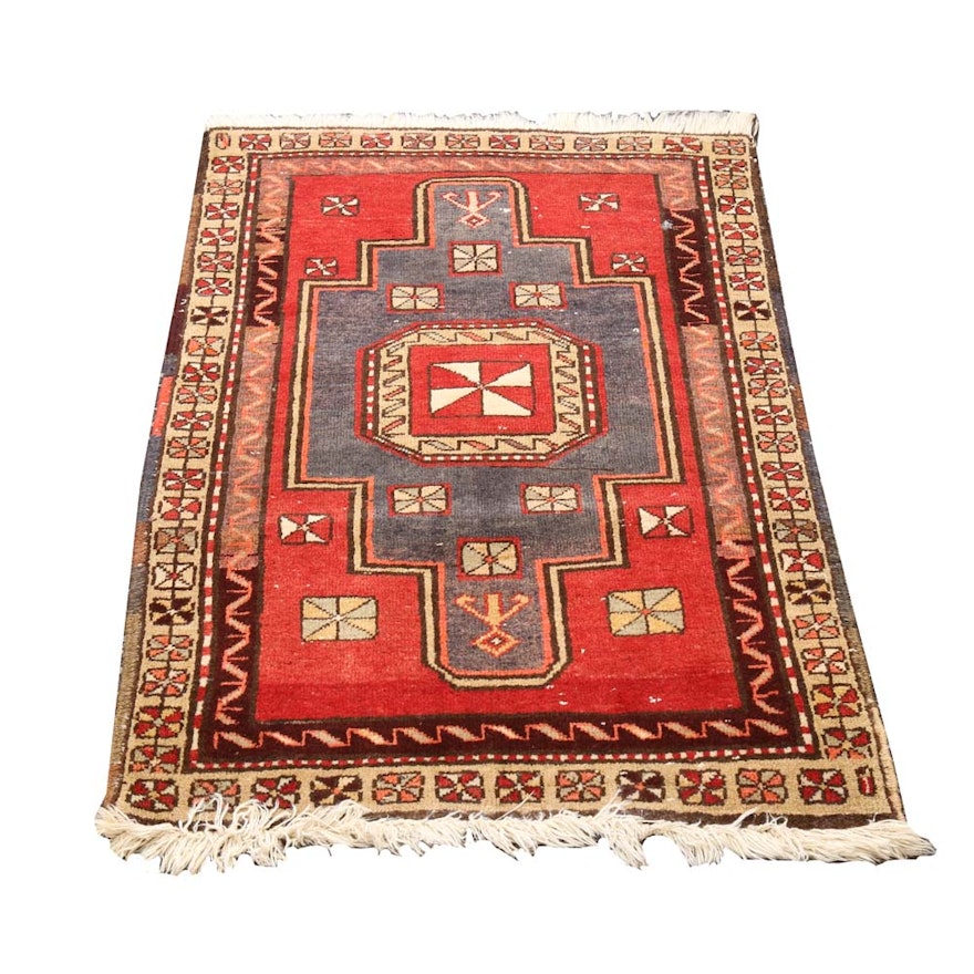 Hand-Knotted Persian Hamadan Wool Accent Rug