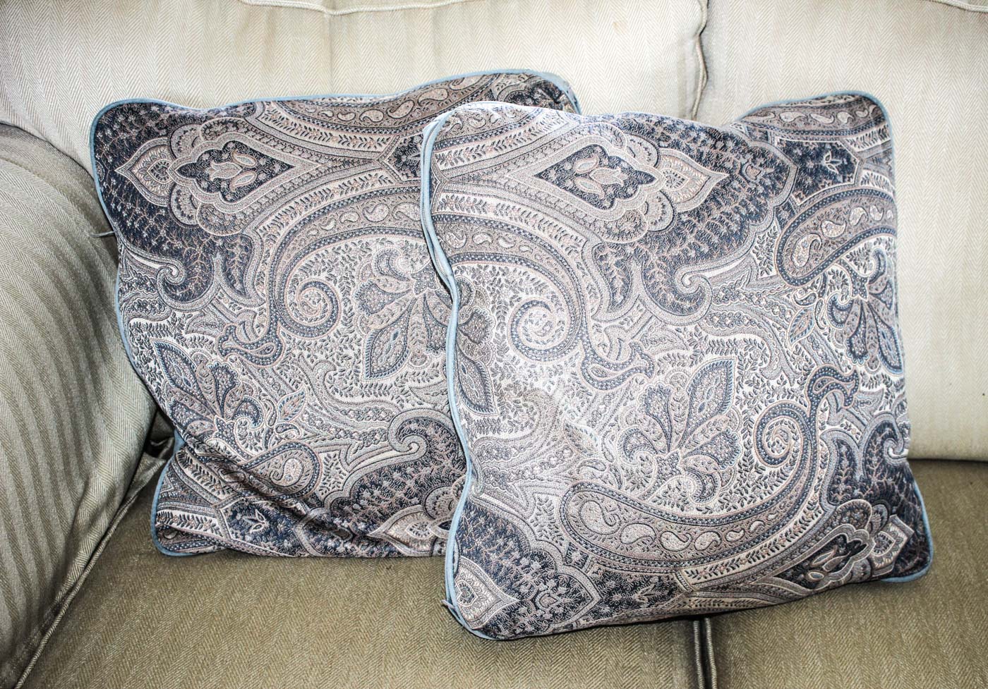 MotionCraft Reclining Loveseat Upholstered in Cream Herringbone