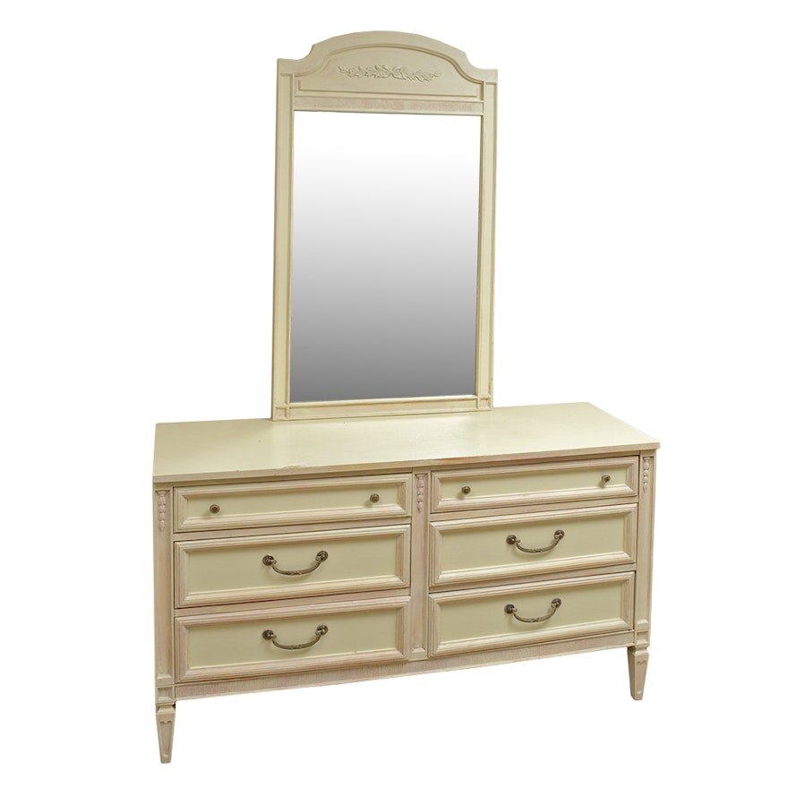Vintage Sheraton Style Dresser With Mirror