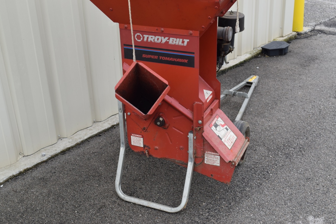 Troy-Bilt "Super Tomahawk" with Briggs & Stratton Motor Wood Chipper