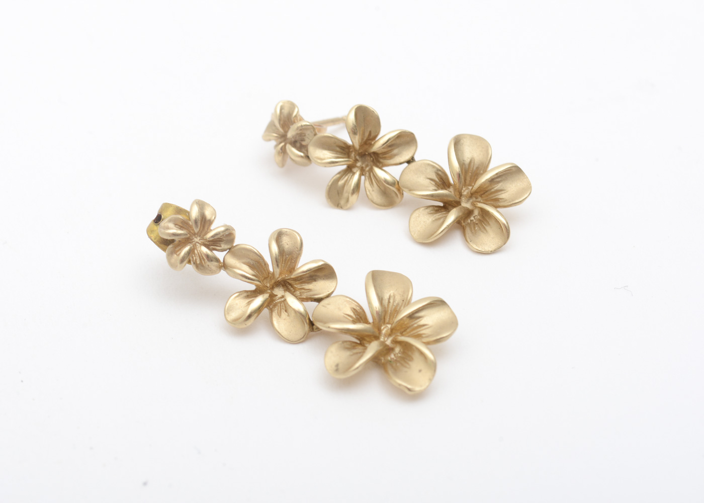 14K Yellow Gold Graduated Flower Drop Earrings