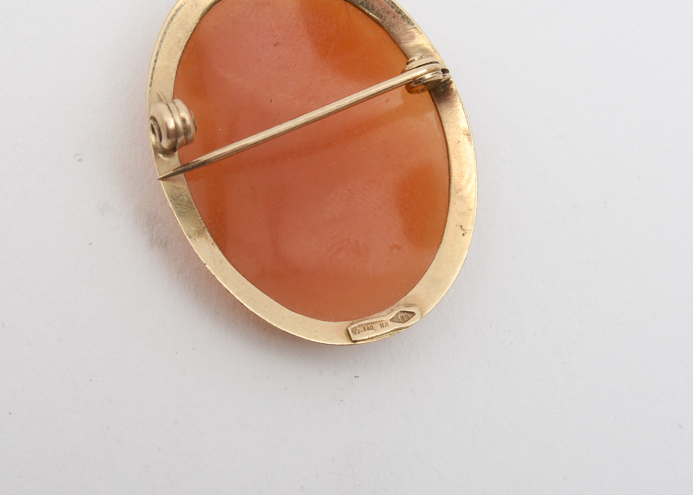 Vintage 14K Yellow Gold and Carved Shell Cameo Pendant Brooch