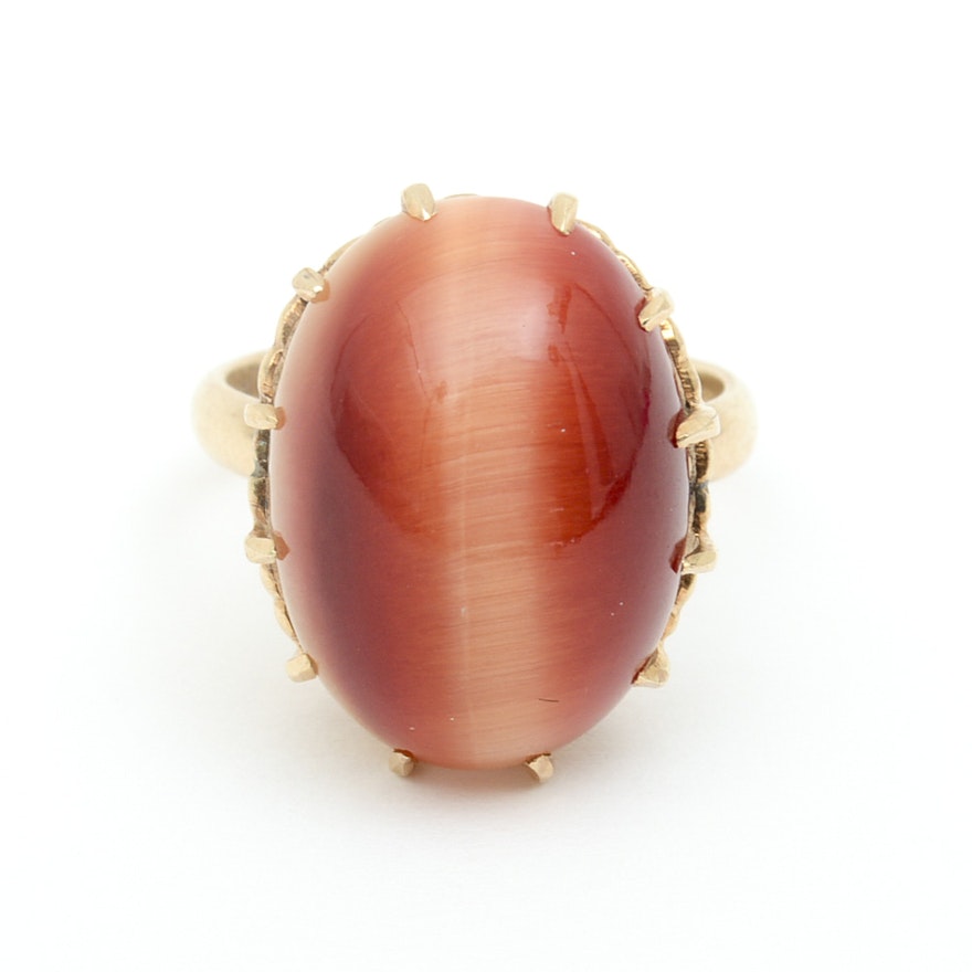 18K Yellow Gold and Red Cat's Eye Quartz Cocktail Ring