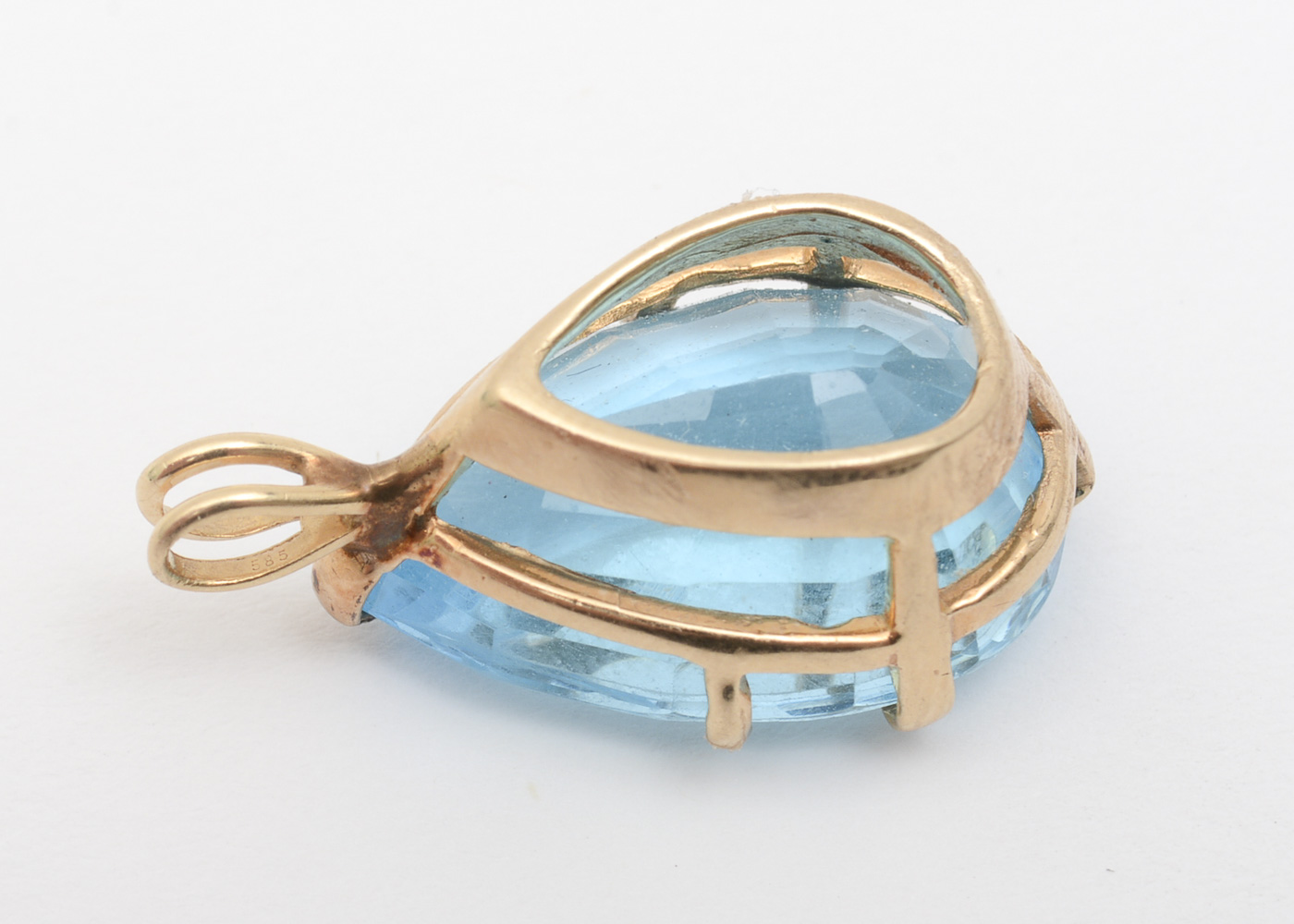 14K Yellow Gold and 16.60 CTS Blue Topaz Pendant