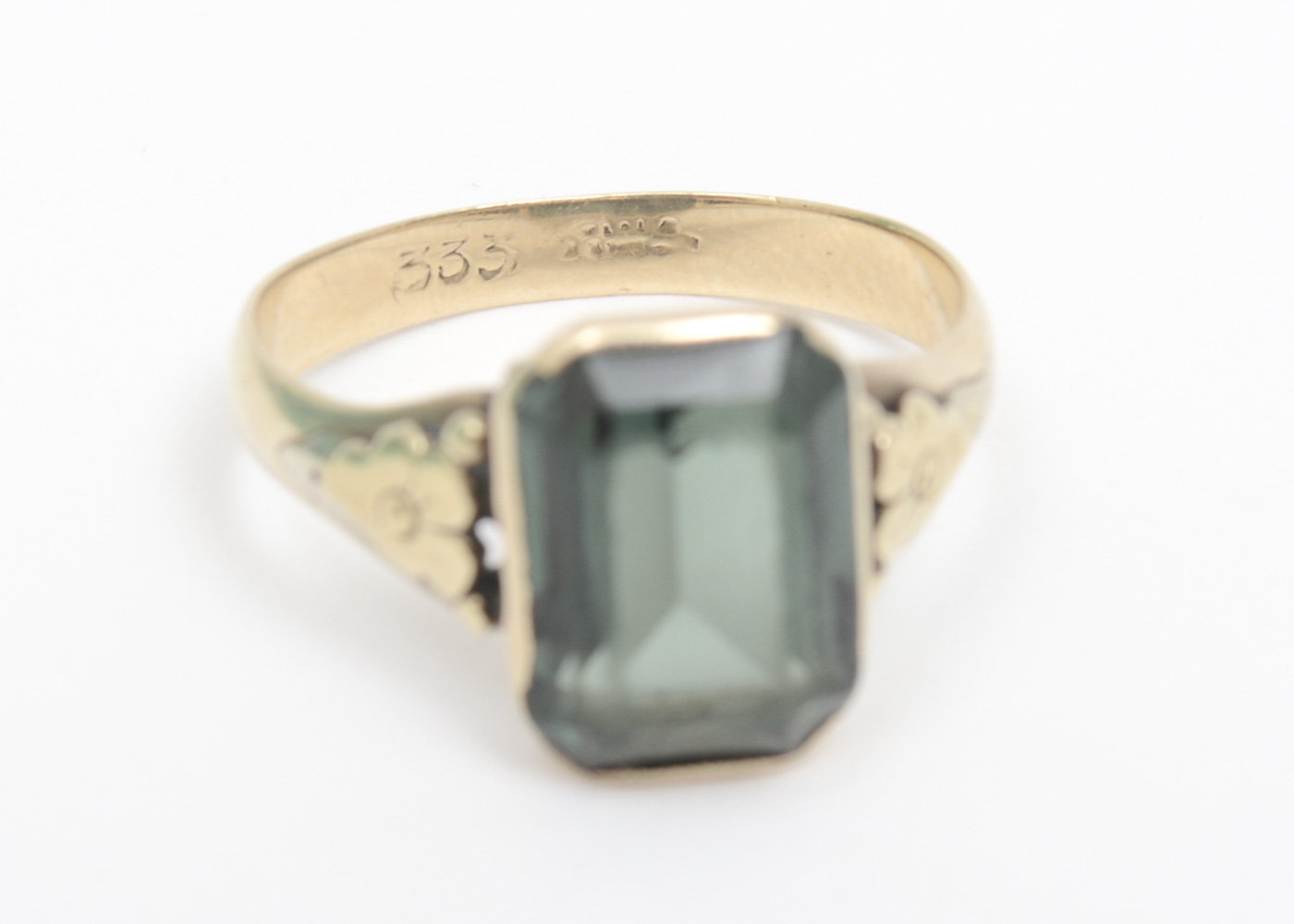 Antique 9K Yellow Gold and Green Glass Solitaire Ring