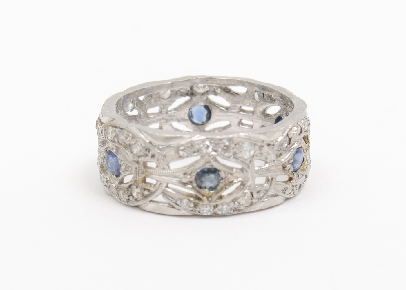 Platinum, 1.00 CTW Diamond and Sapphire Milgrain Barrel Ring