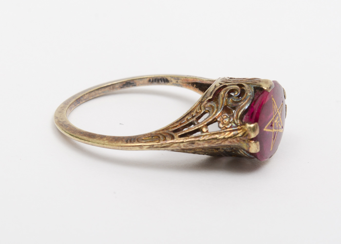 Antique 14K Yellow Gold and Synthetic Ruby Filigree Ring