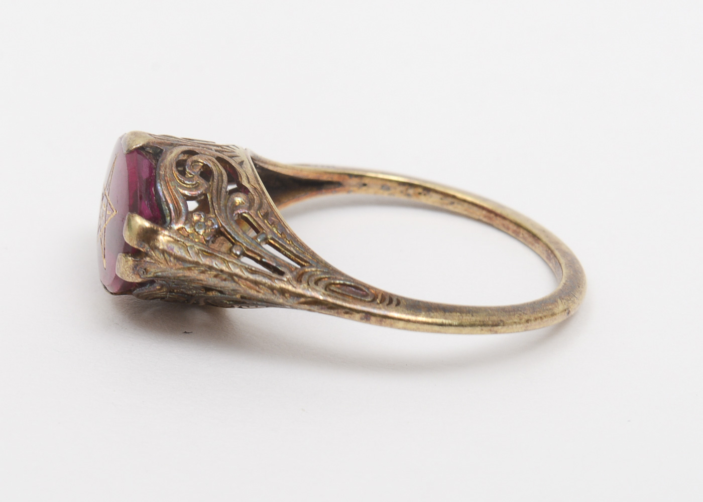 Antique 14K Yellow Gold and Synthetic Ruby Filigree Ring