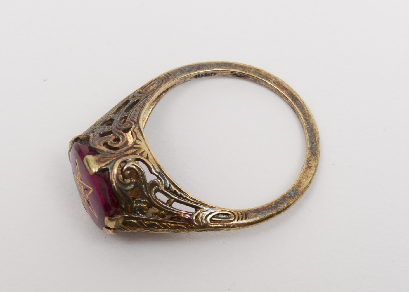 Antique 14K Yellow Gold and Synthetic Ruby Filigree Ring