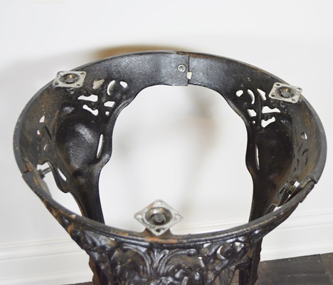 Early 20th Century English Cast Iron Pub Table