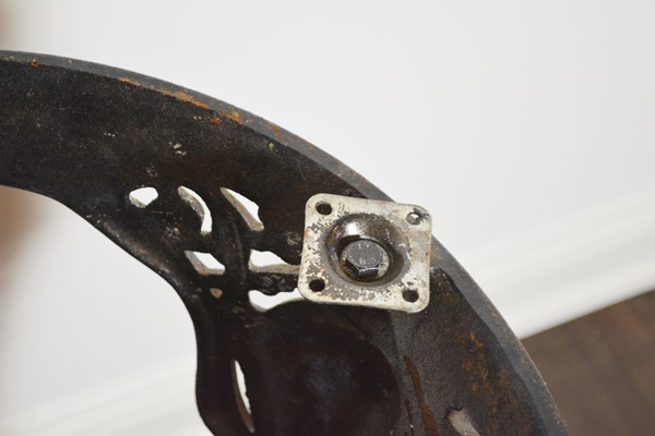 Early 20th Century English Cast Iron Pub Table