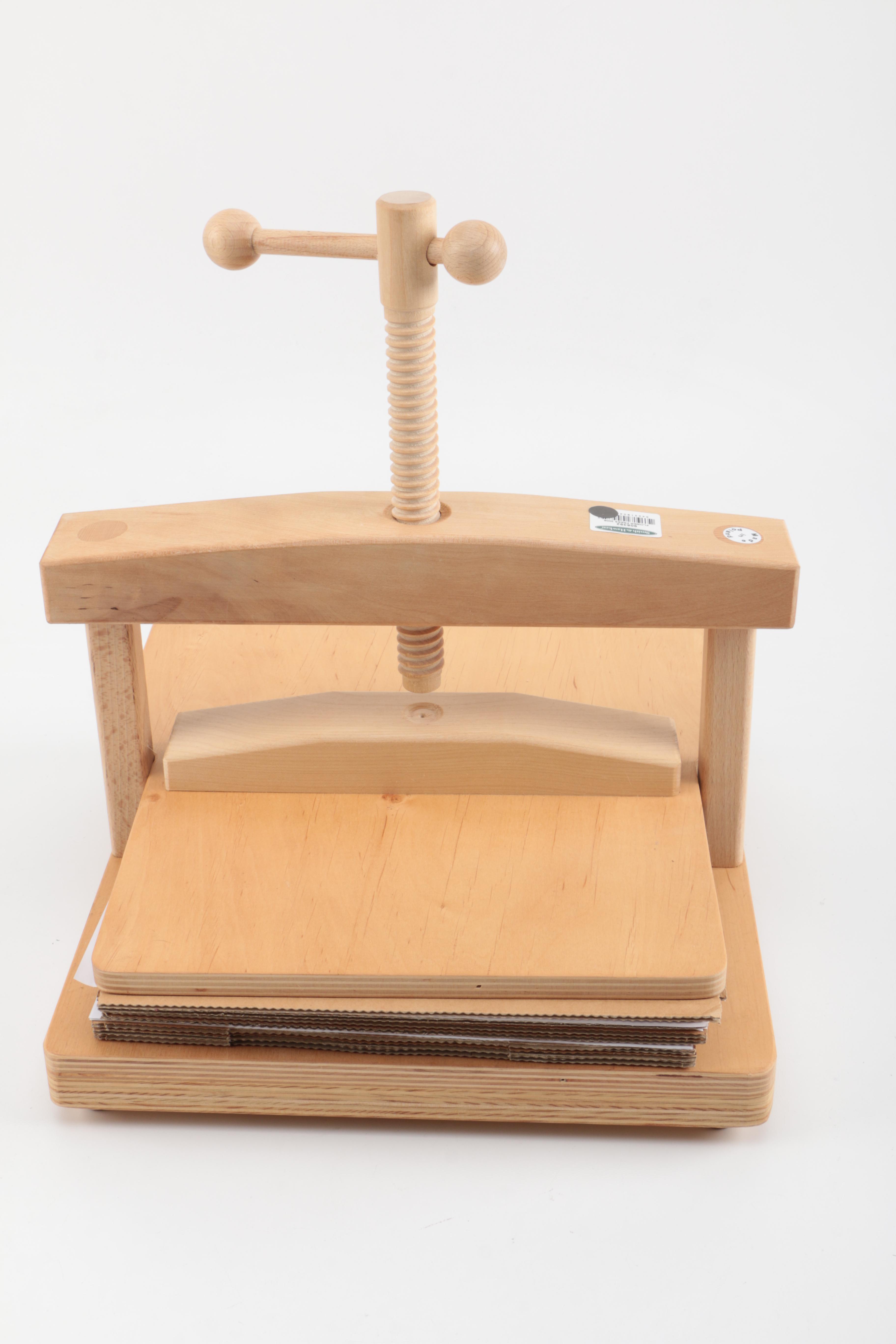 Smith & Hawken Wooden Flower Press
