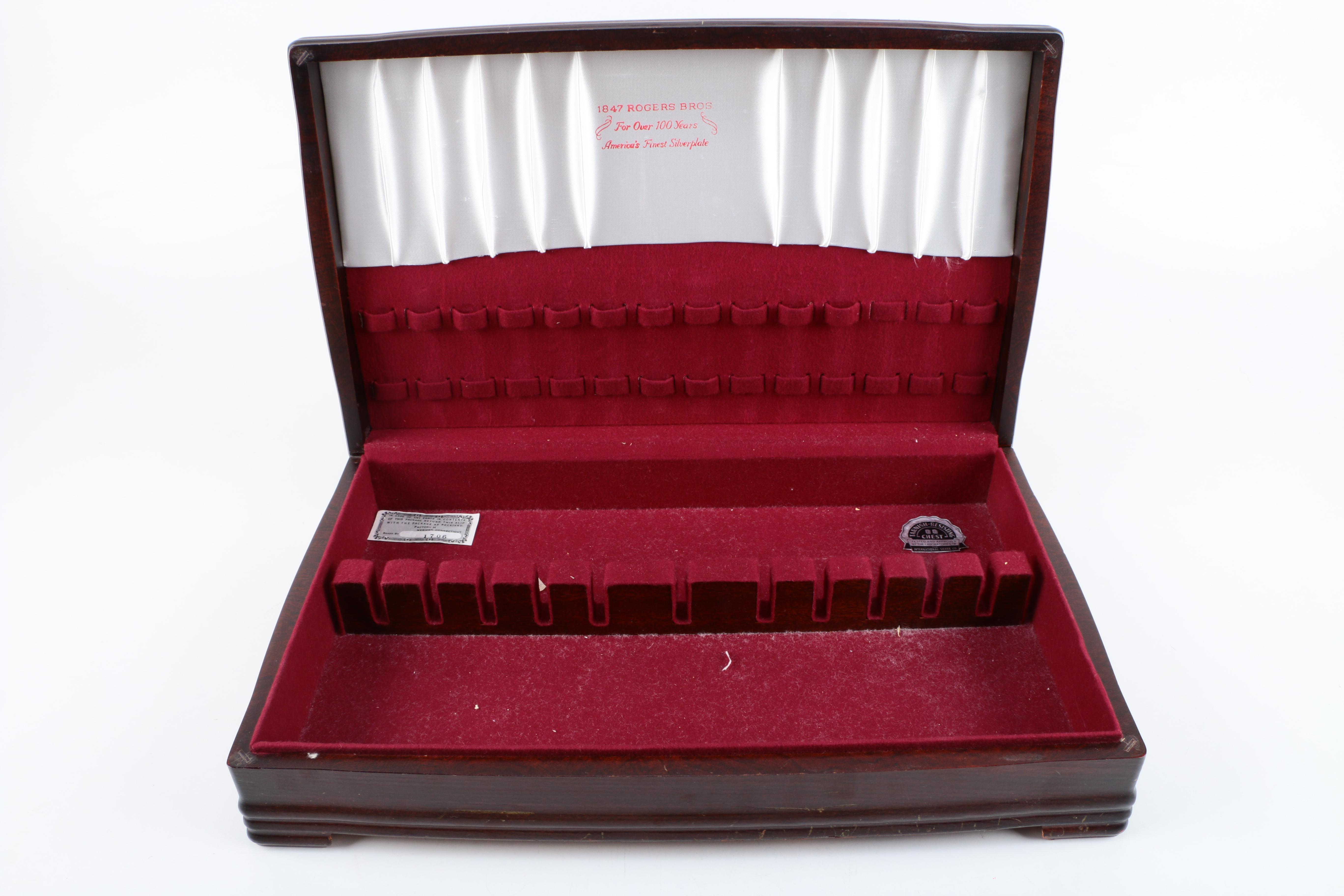 1847 Rogers Bros. "Daffodil" Silver Plate Flatware Set