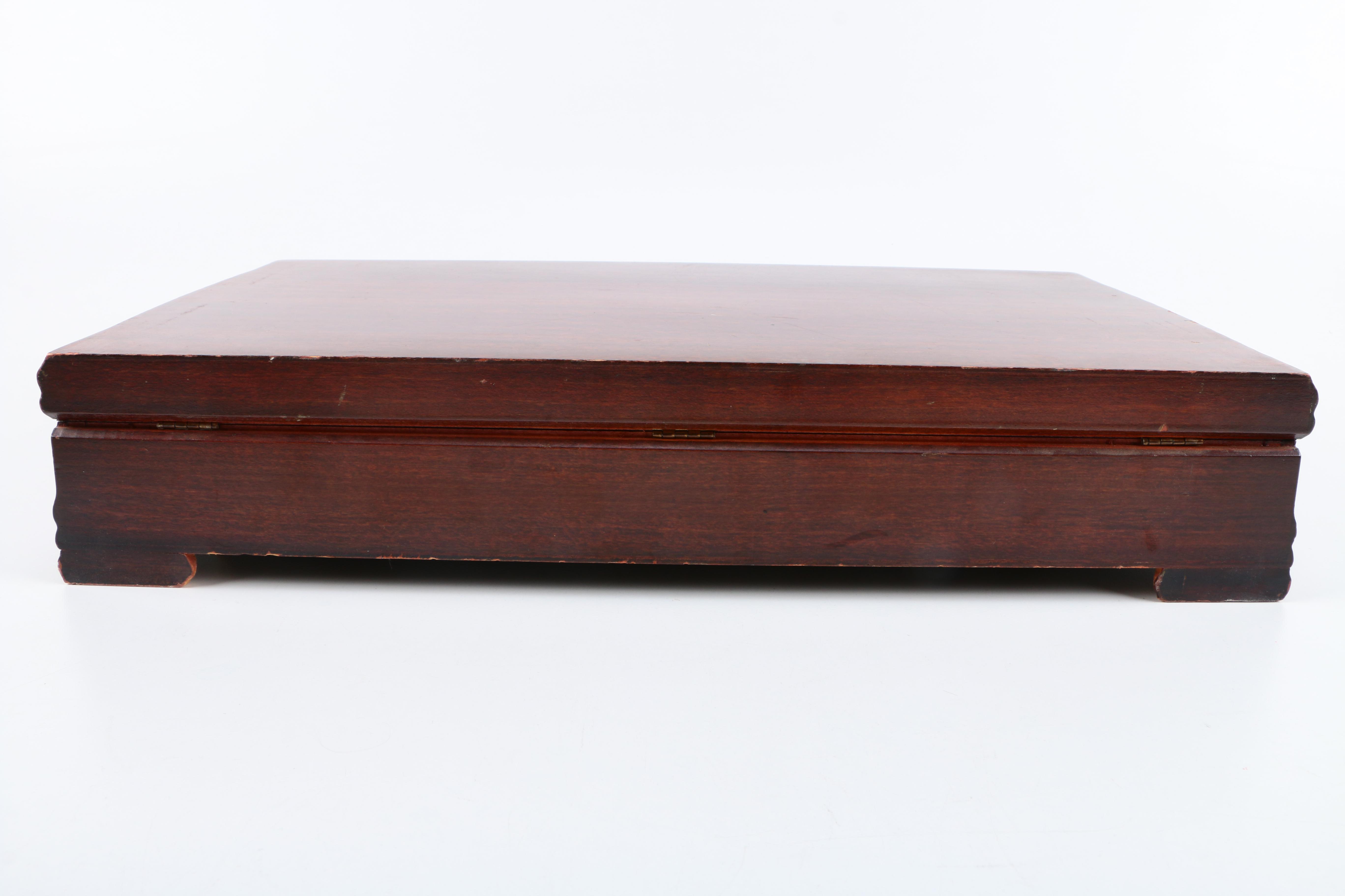 1847 Rogers Bros. "Daffodil" Silver Plate Flatware Set