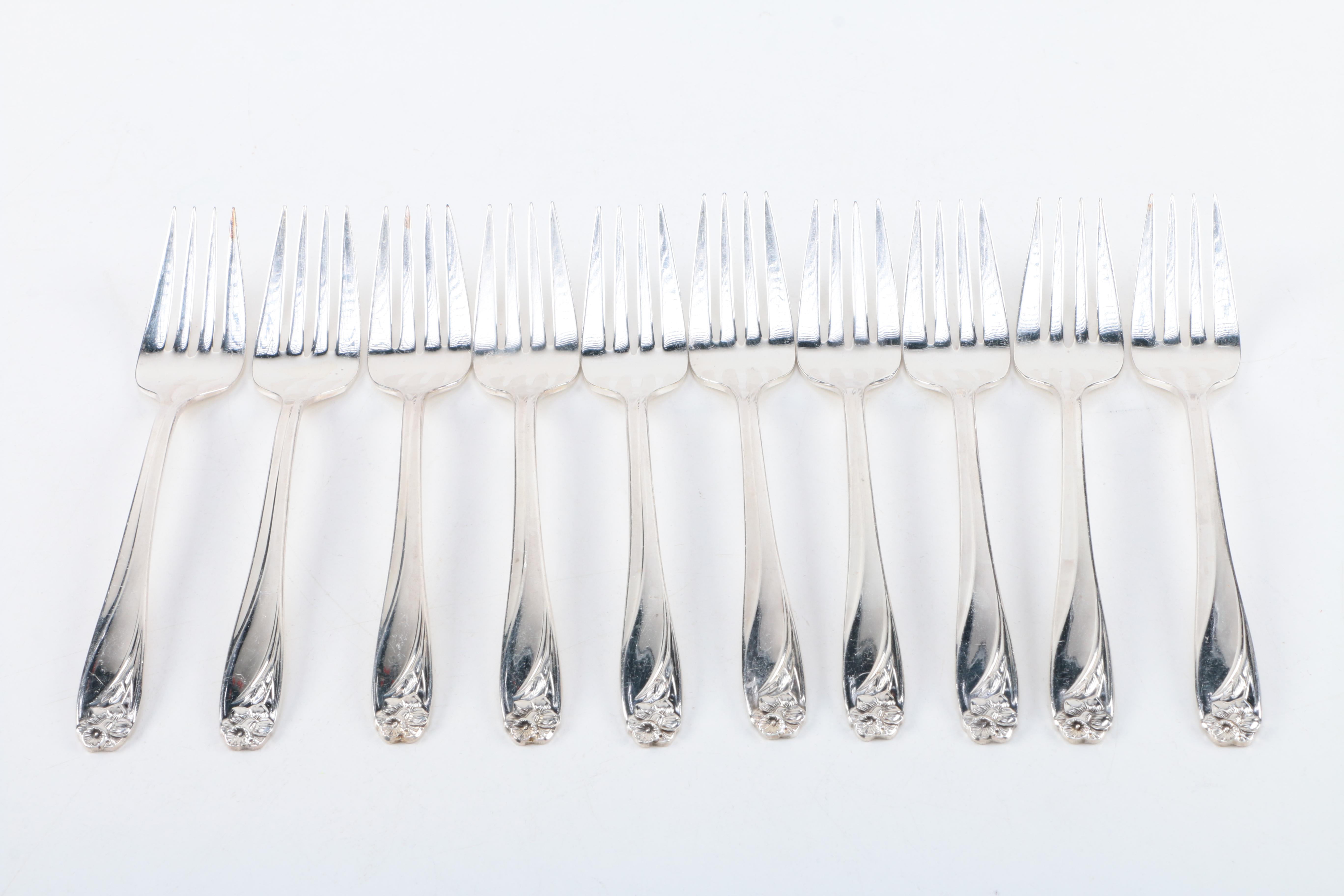 1847 Rogers Bros. "Daffodil" Silver Plate Flatware Set