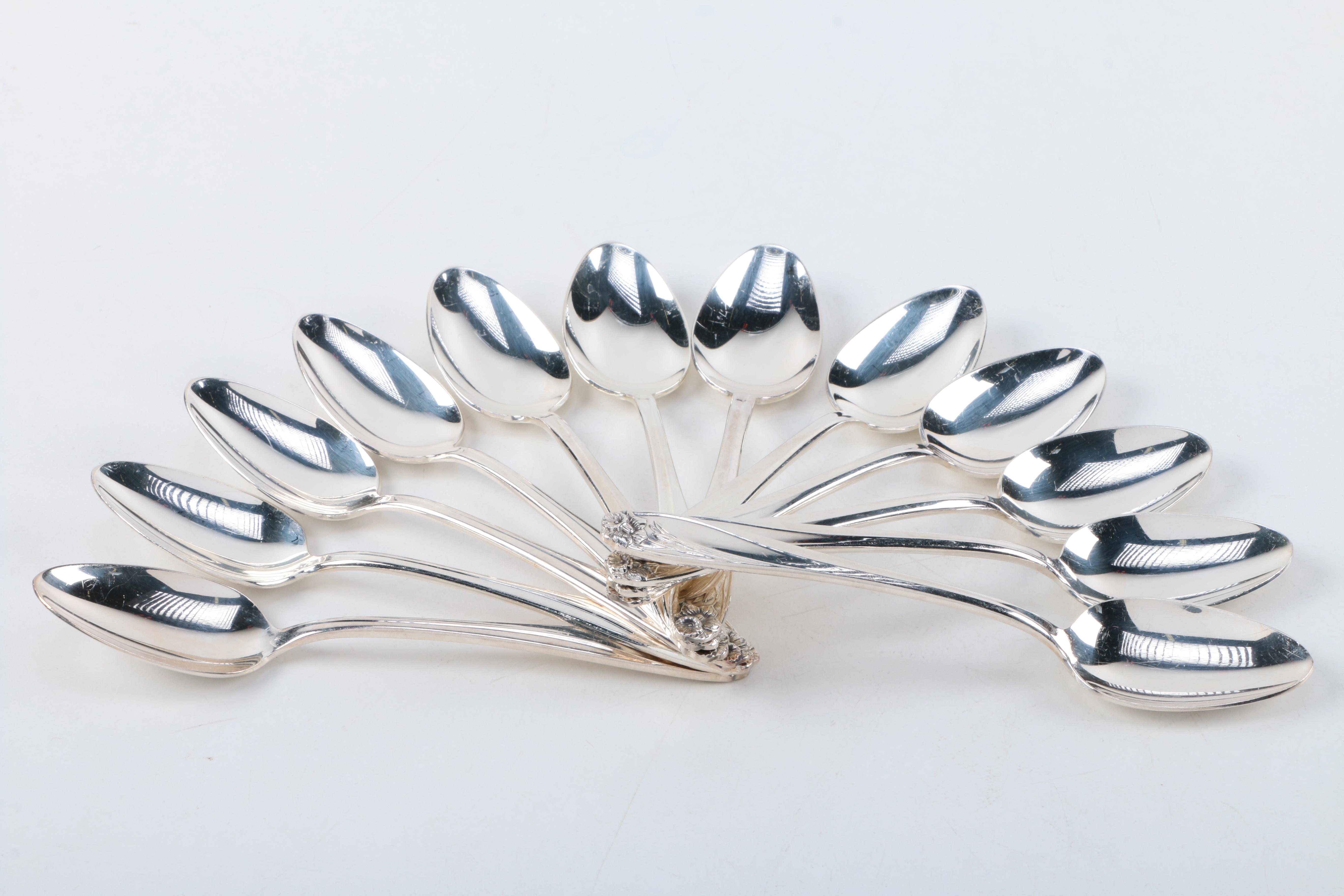 1847 Rogers Bros. "Daffodil" Silver Plate Flatware Set