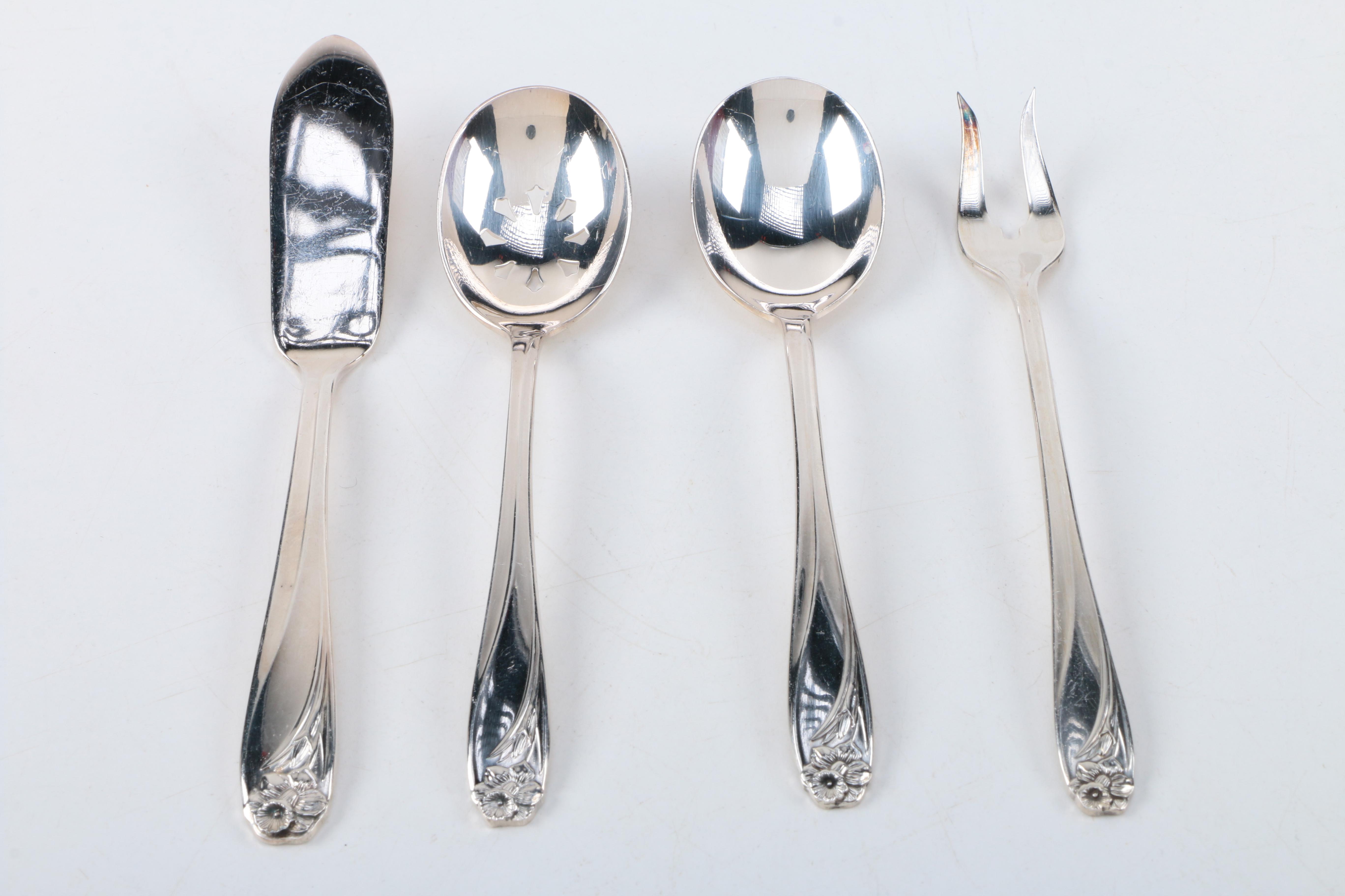 1847 Rogers Bros. "Daffodil" Silver Plate Flatware Set