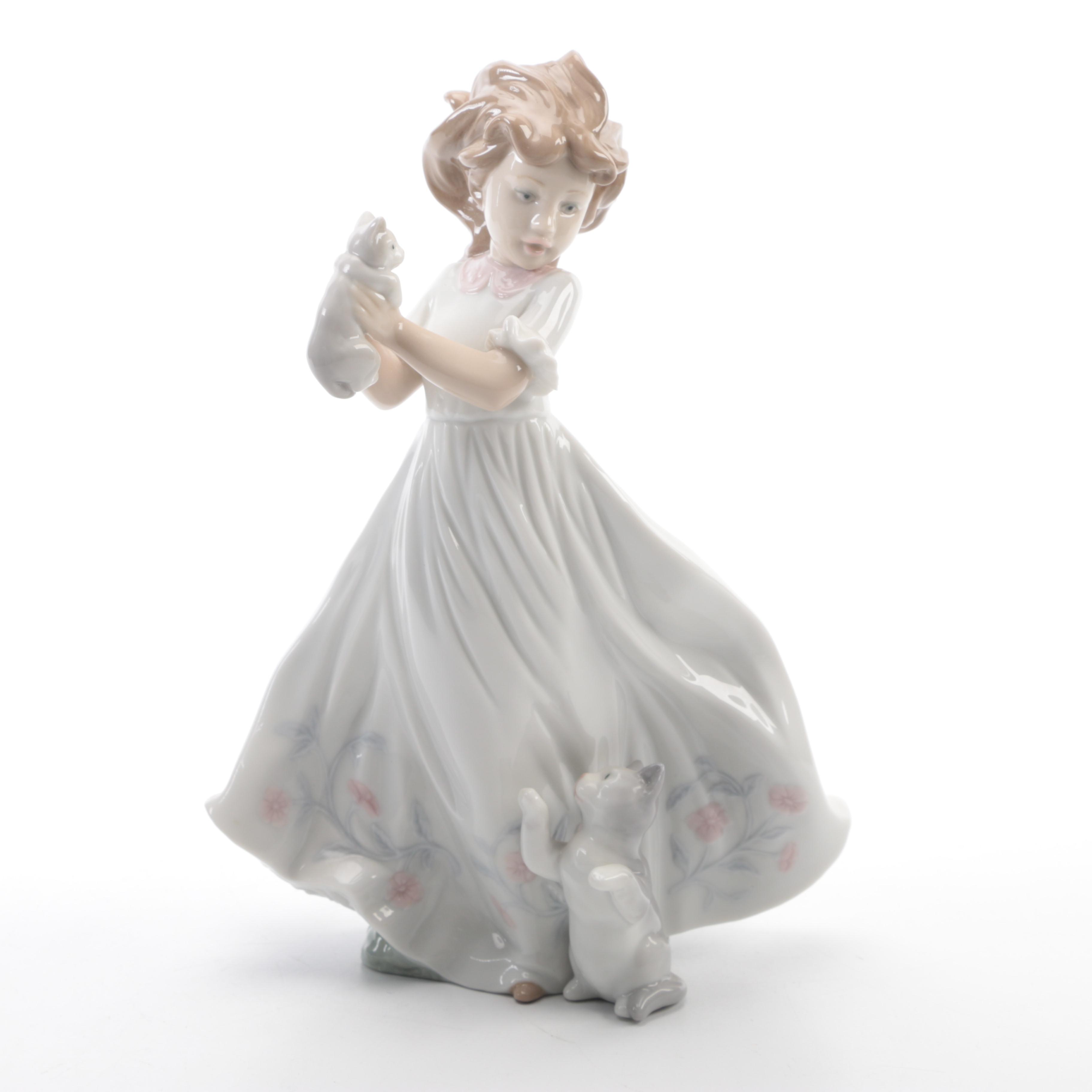 Lladró "Kittens Gathering" Porcelain Figurine
