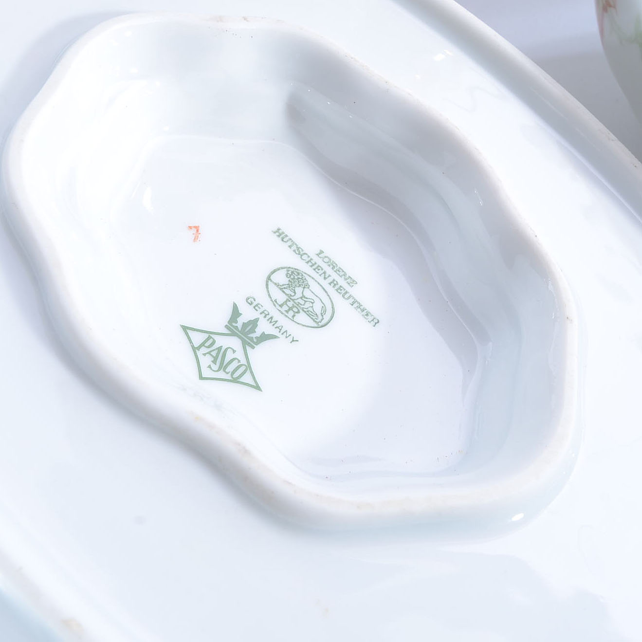 Hutschenreuther Selb Bavaria "Maple Leaf" China Service For Eight