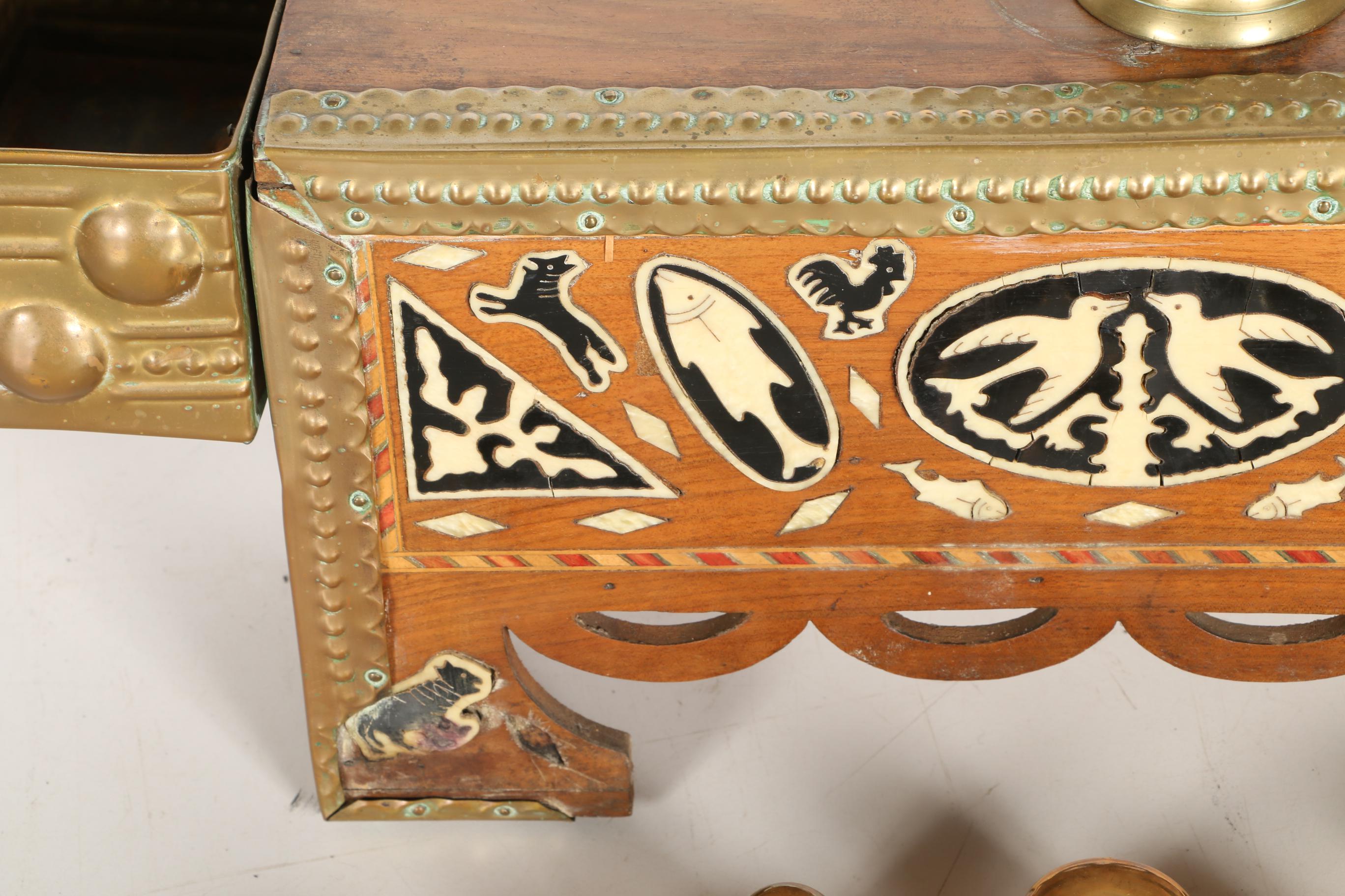 Portable Wooden Shoe Shine Stand