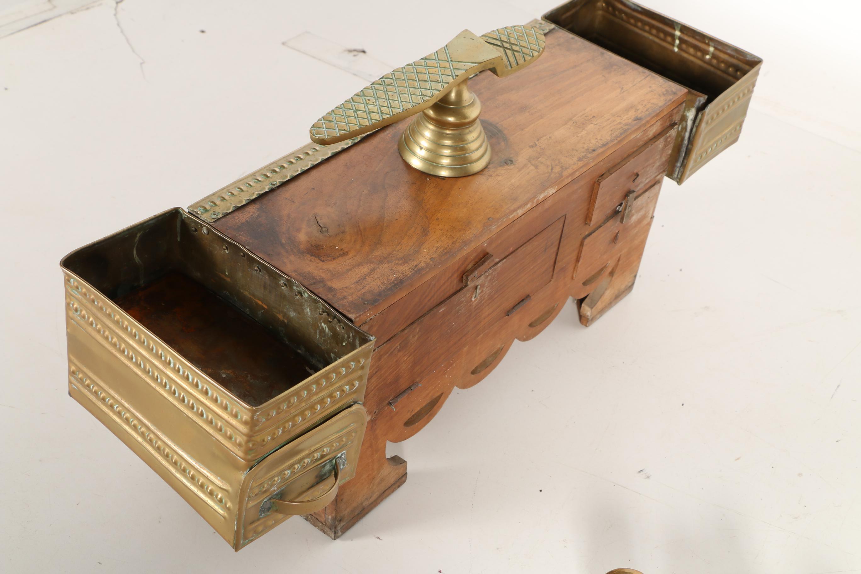 Portable Wooden Shoe Shine Stand