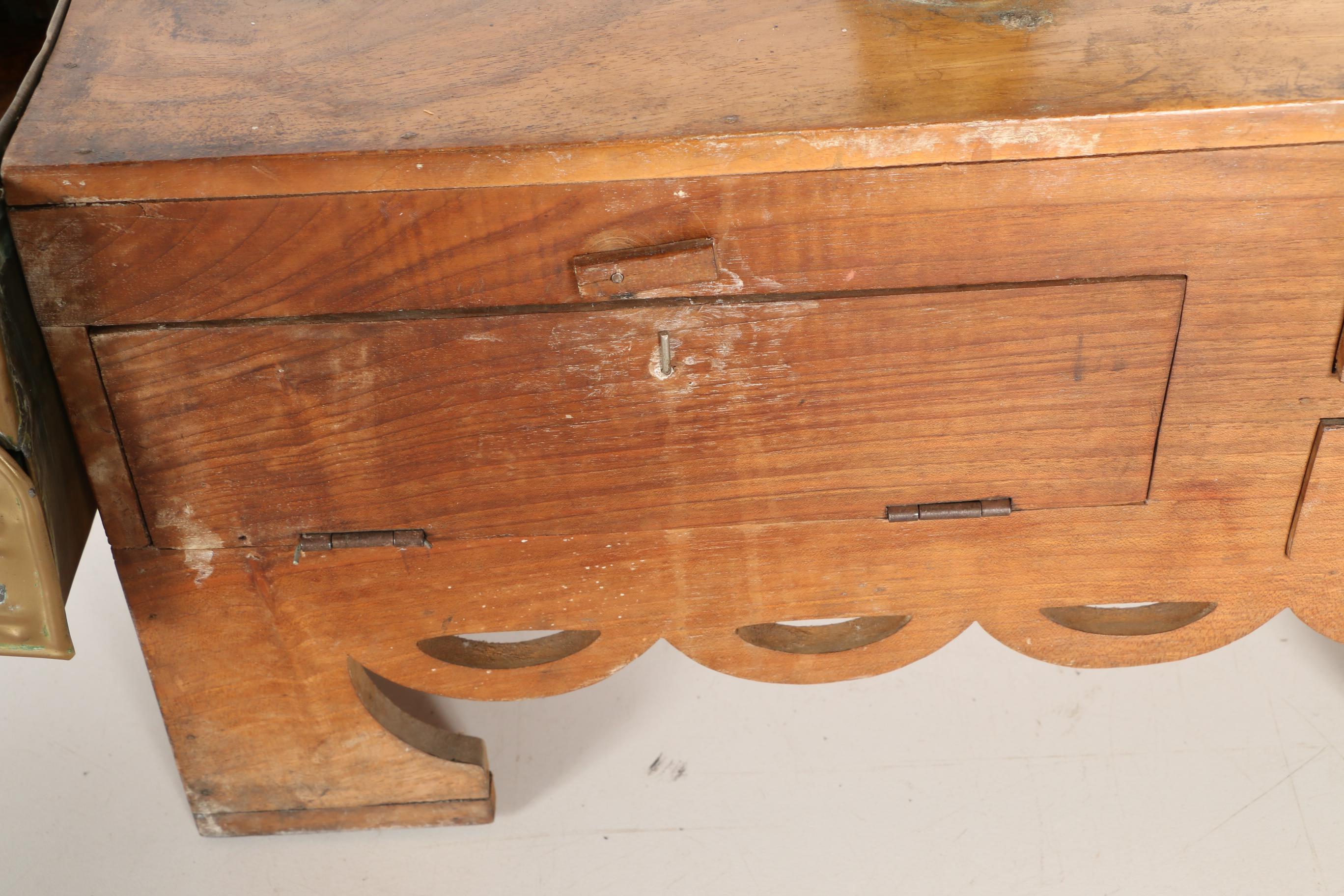 Portable Wooden Shoe Shine Stand