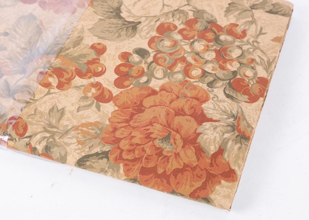 Nancy Koltes Athena Full / Queen Flat Sheet and Kookoon Silk Pillowcases