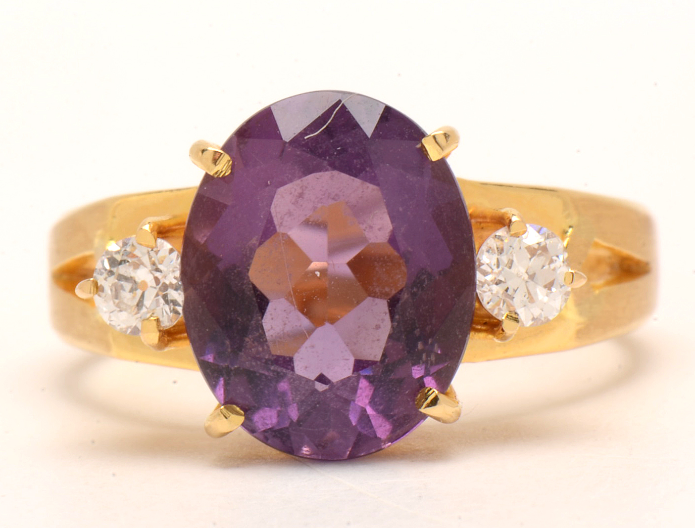 18K Yellow Gold Amethyst and Diamond Ring