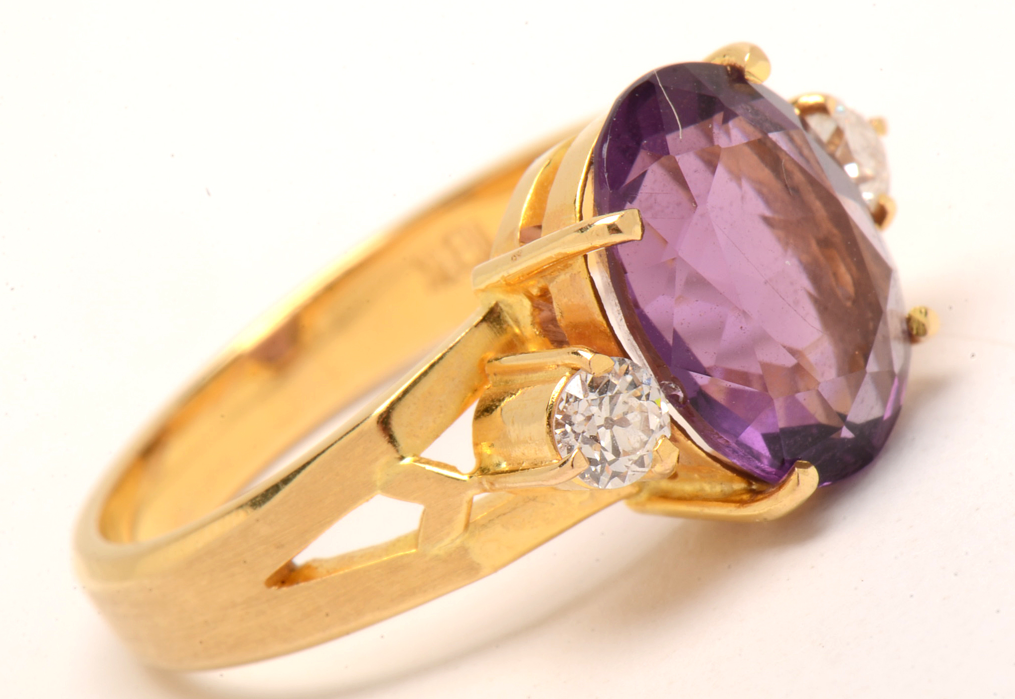 18K Yellow Gold Amethyst and Diamond Ring