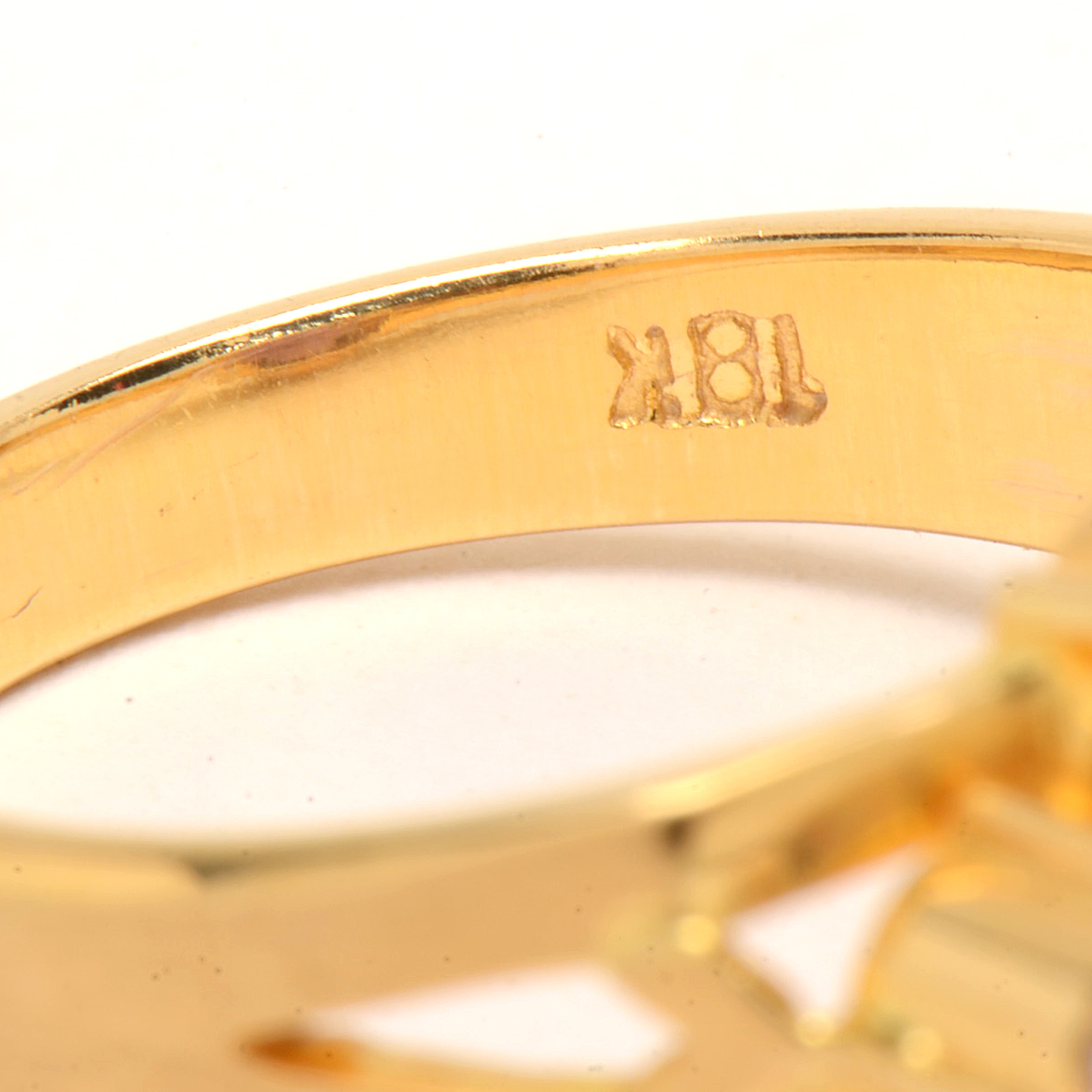 18K Yellow Gold Amethyst and Diamond Ring