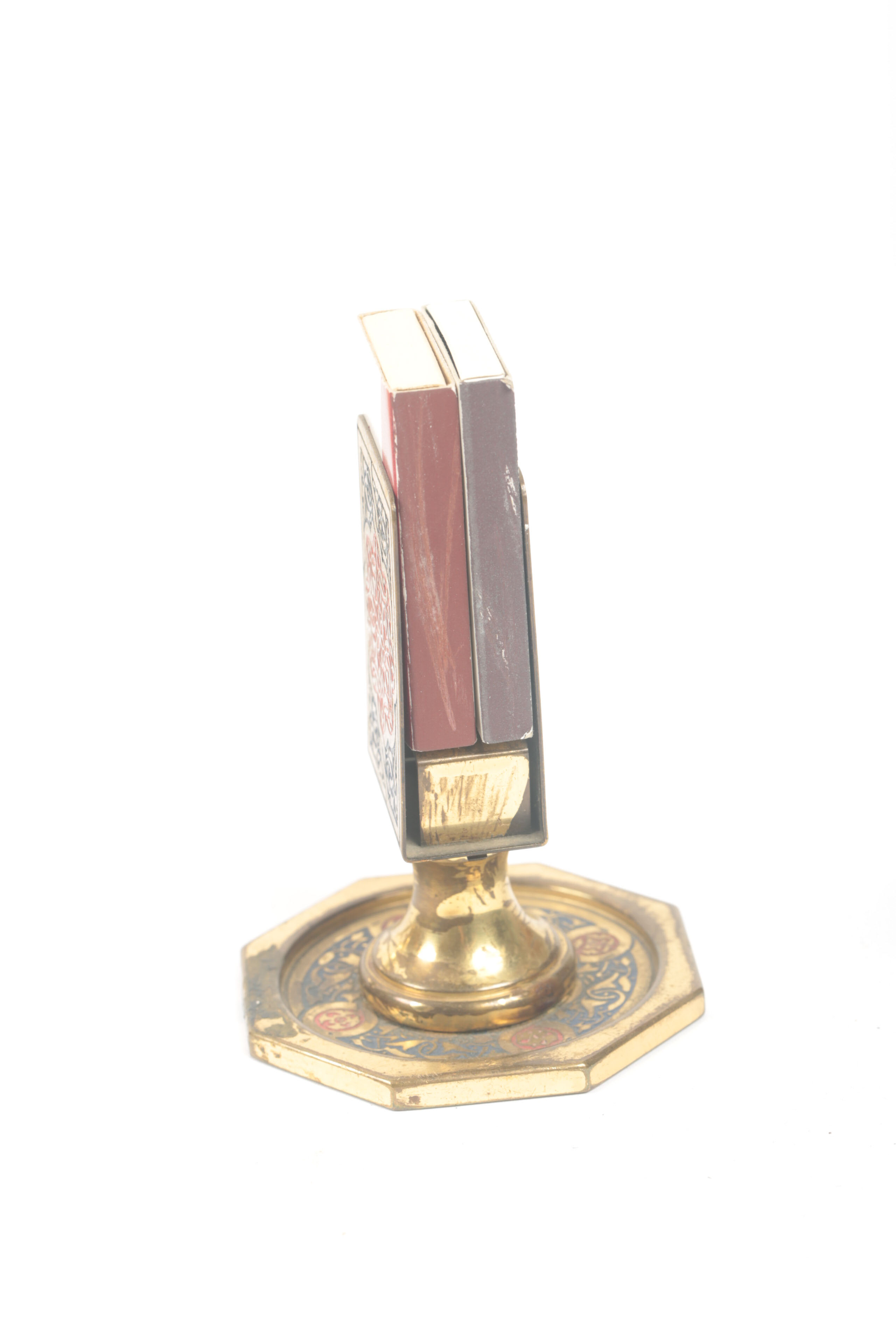 Brass Décor Featuring Indian Sarna Brass