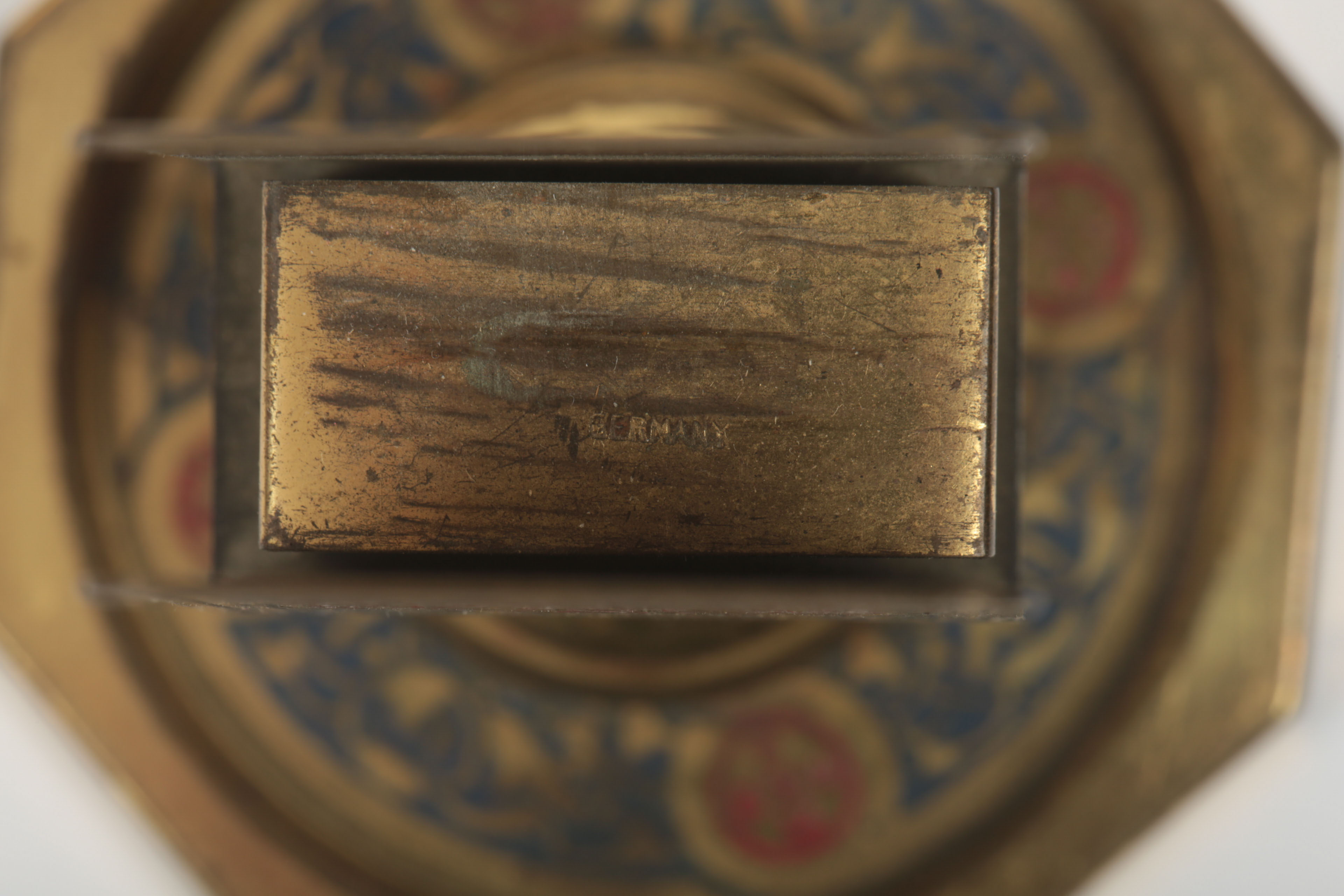 Brass Décor Featuring Indian Sarna Brass