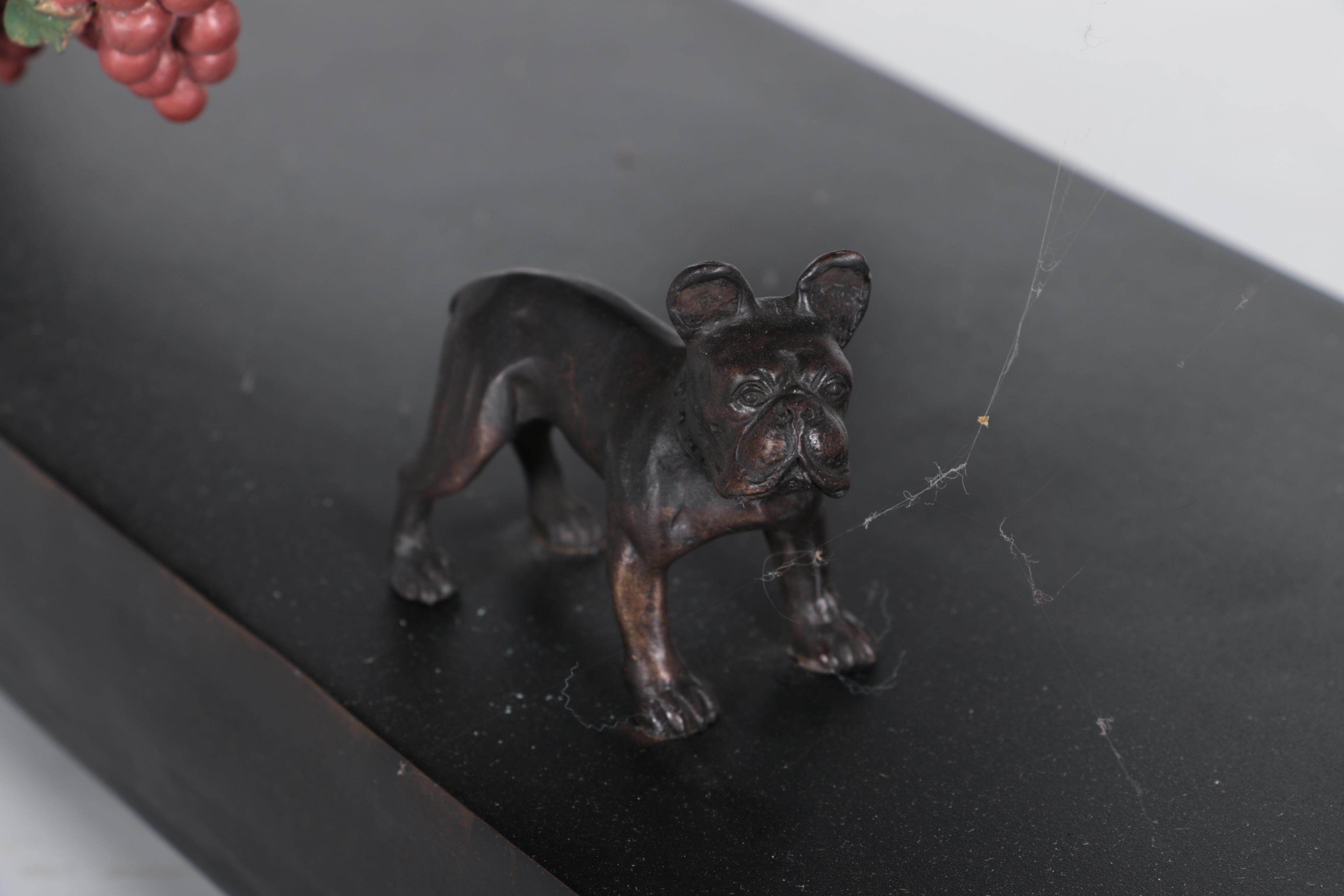 "Vino" Metal Figurine Display