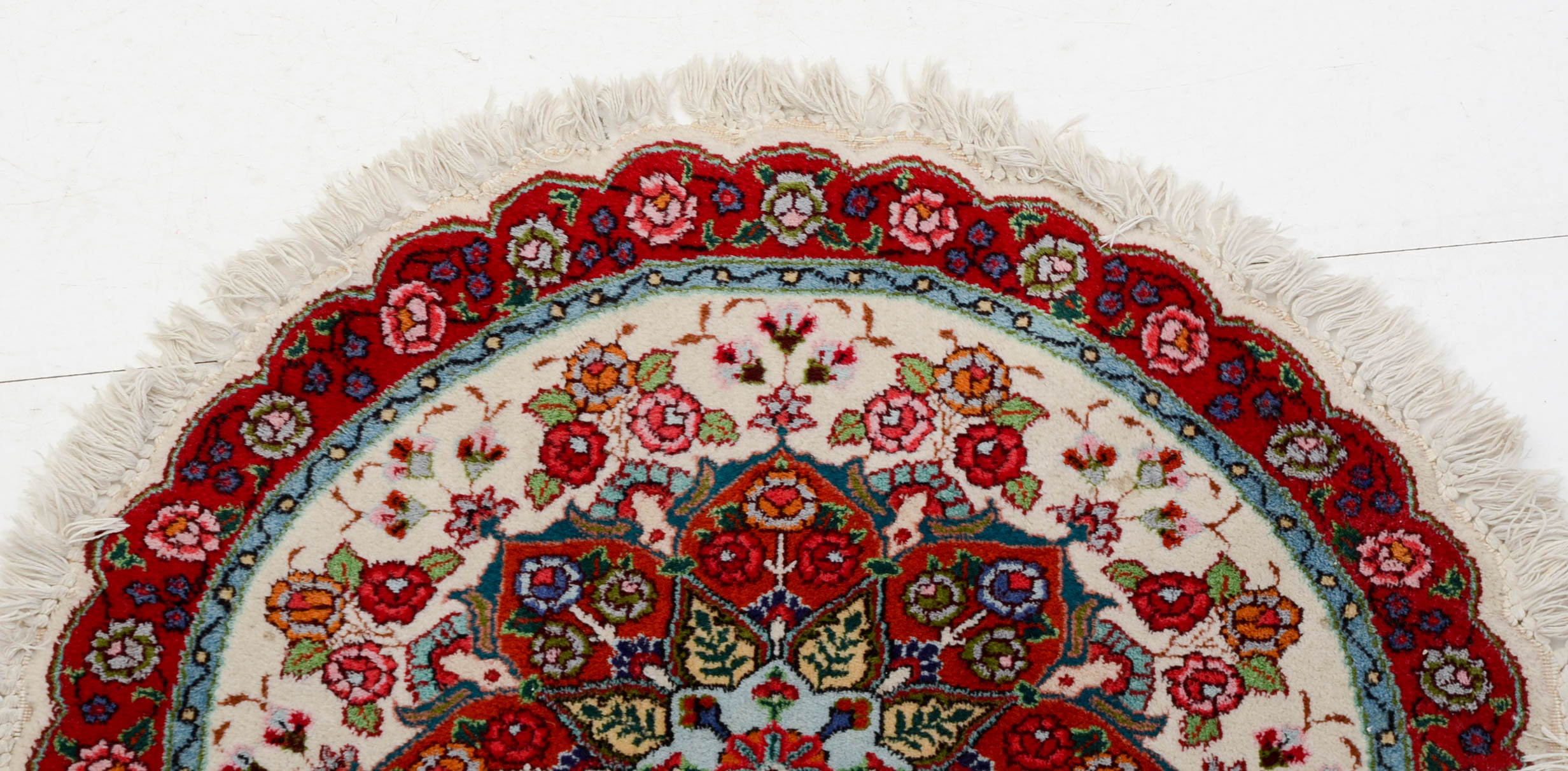 Hand-Knotted Indo-Tabriz Wool Round Accent Rug