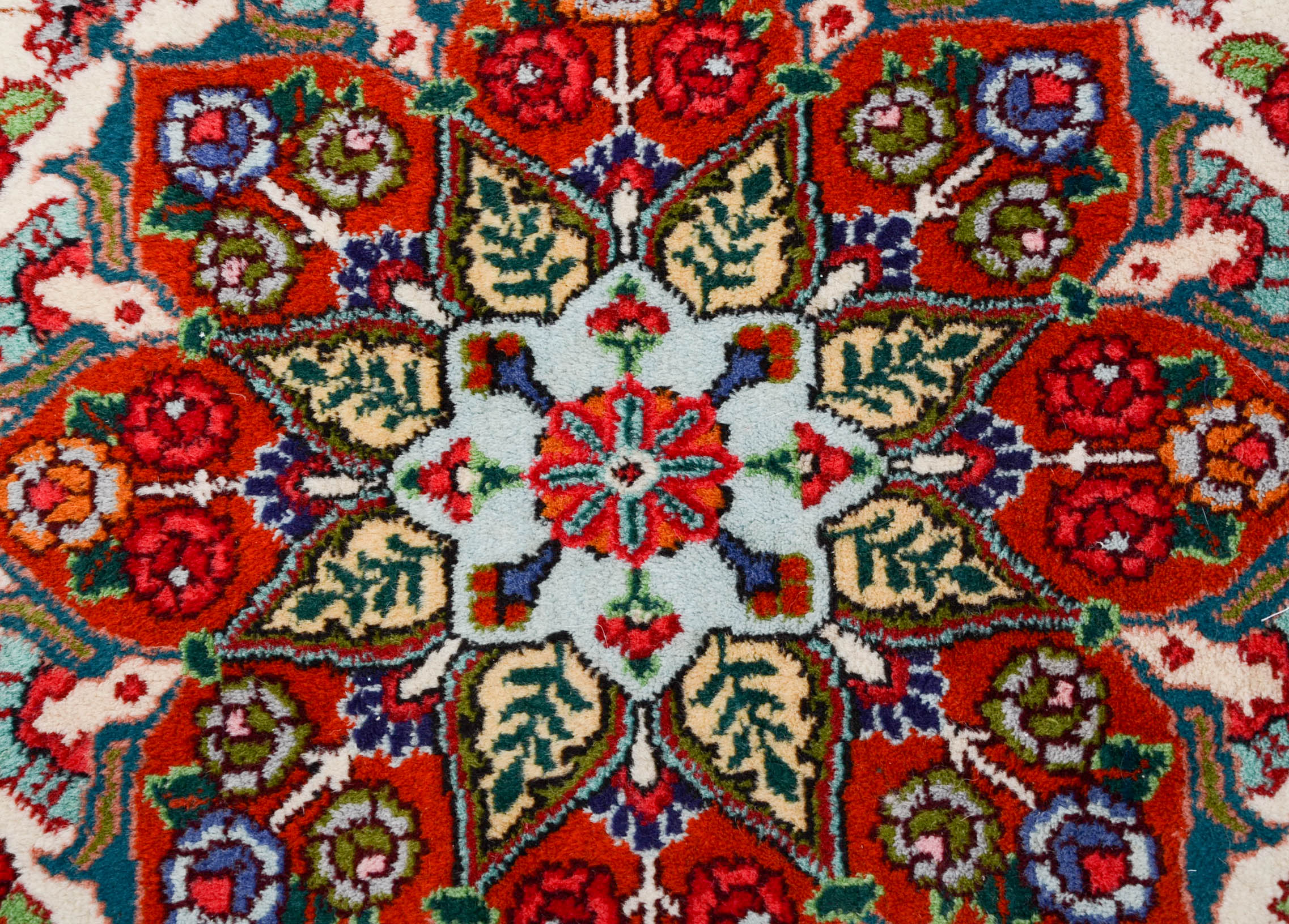 Hand-Knotted Indo-Tabriz Wool Round Accent Rug