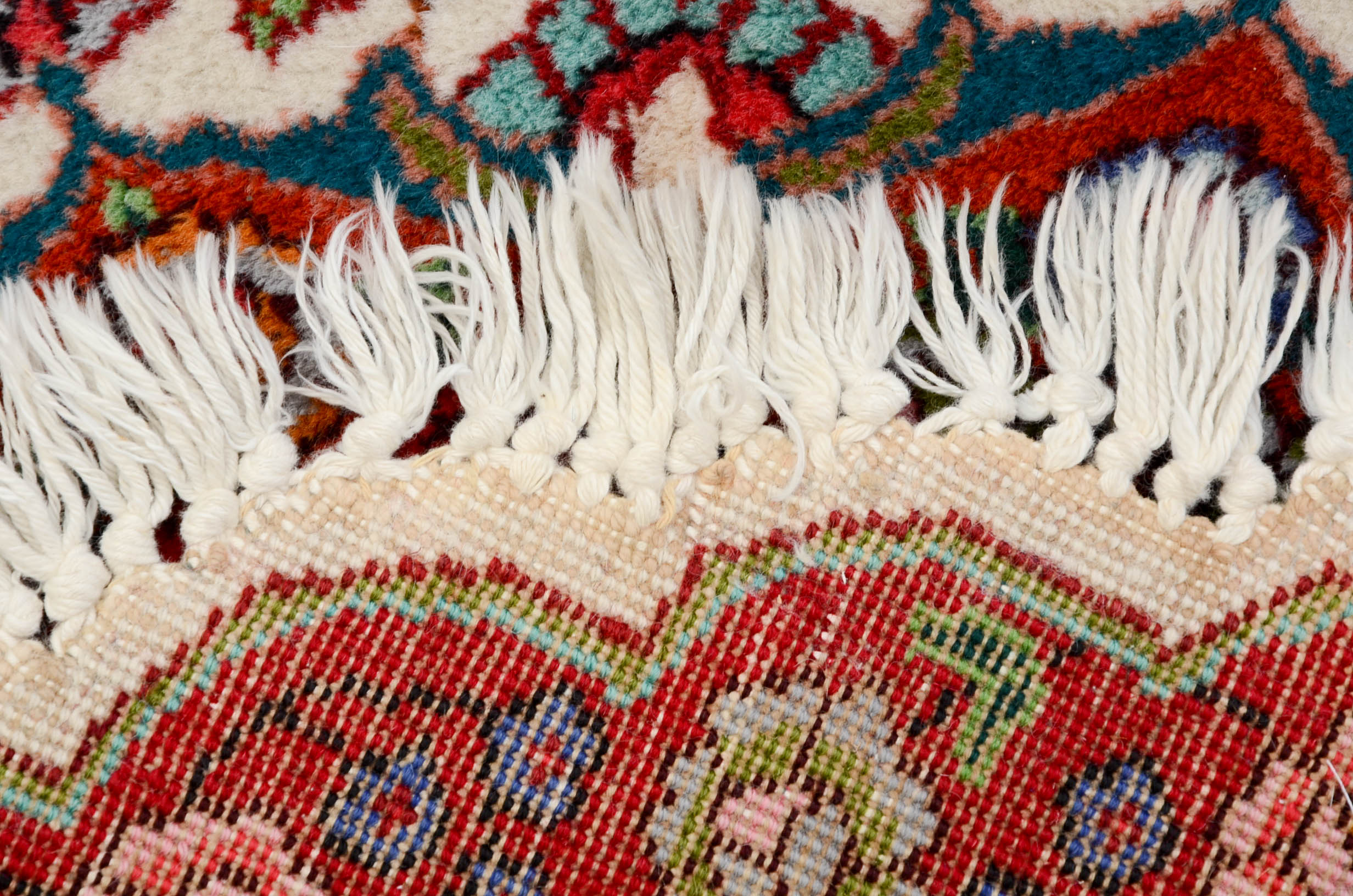 Hand-Knotted Indo-Tabriz Wool Round Accent Rug