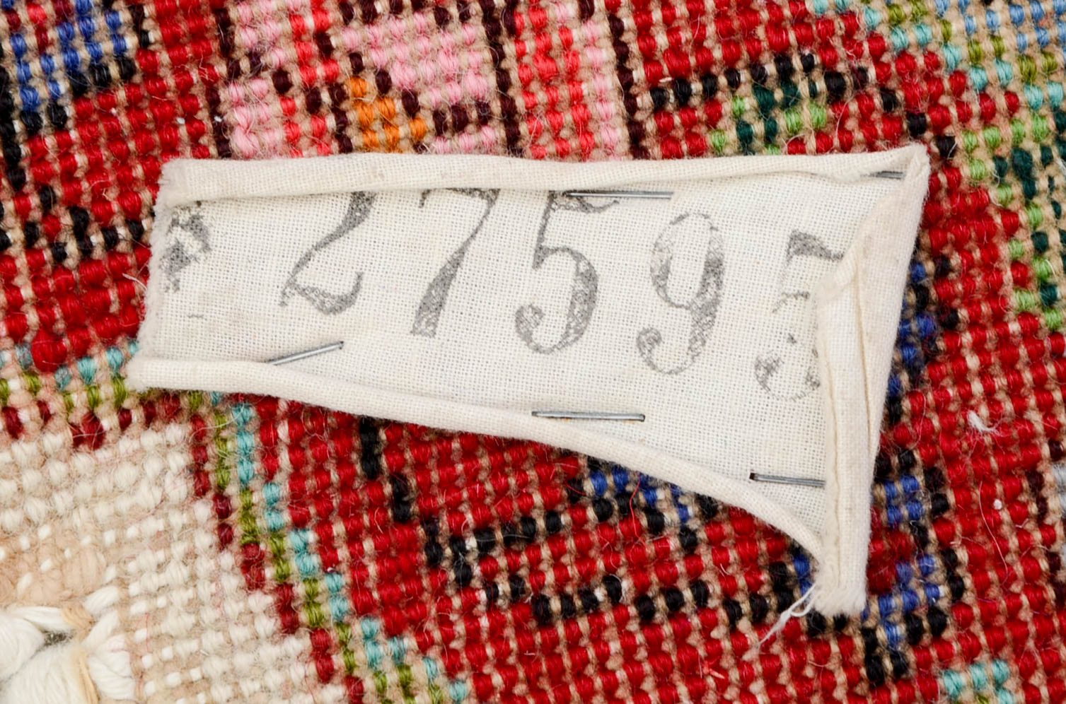 Hand-Knotted Indo-Tabriz Wool Round Accent Rug