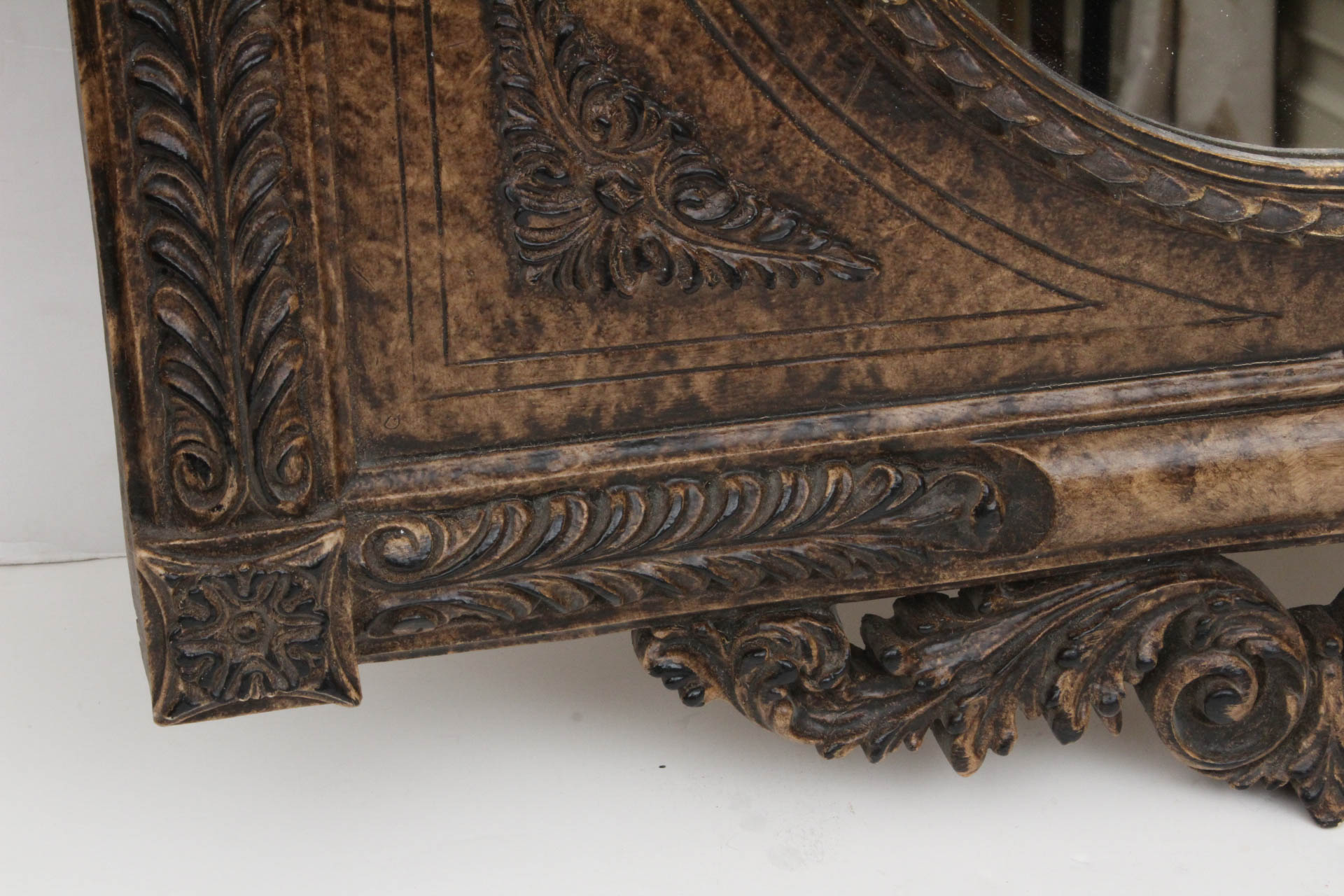 Classical Style Wall Mirror