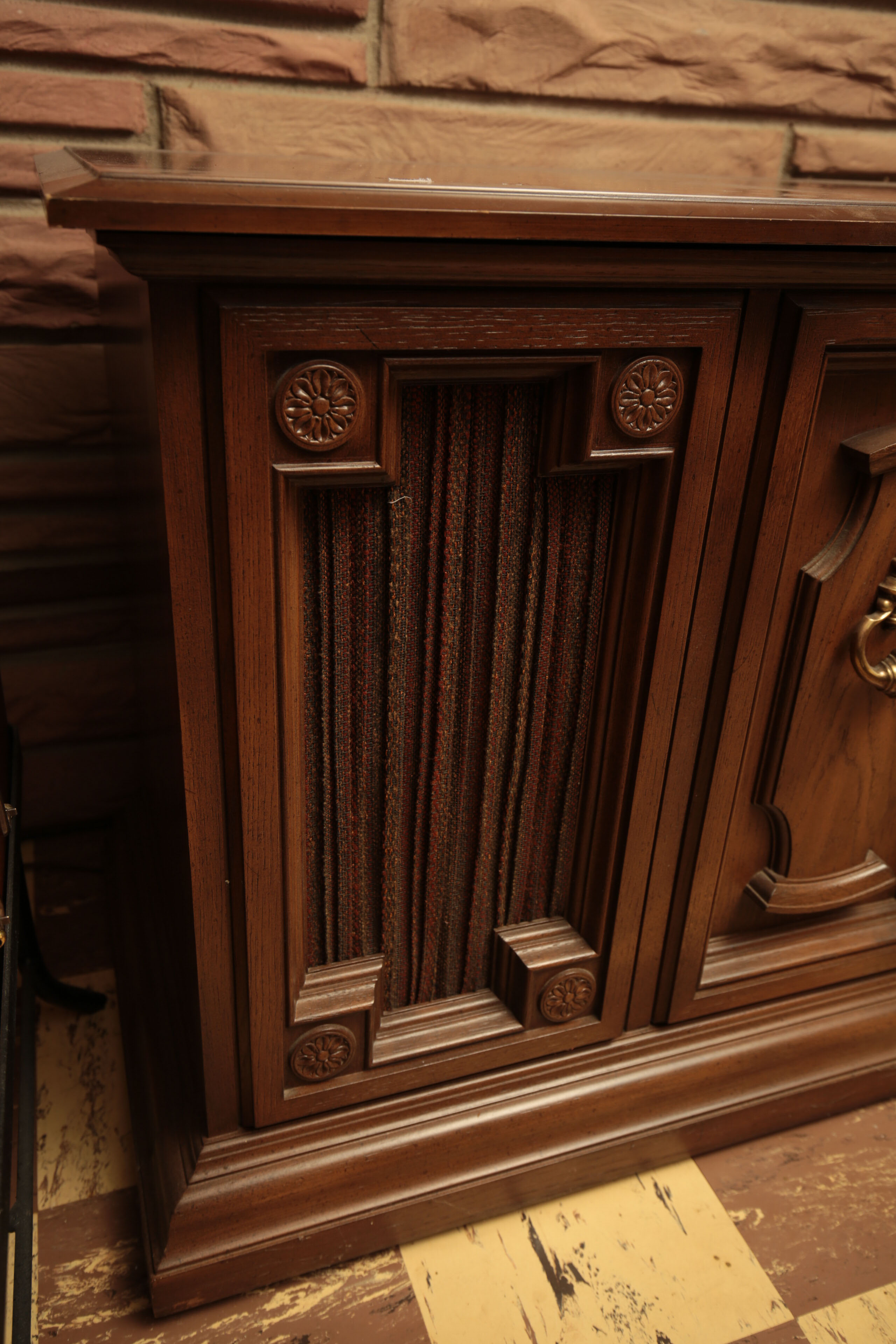 1970s Zenith Allegro Solid State Console Stereo