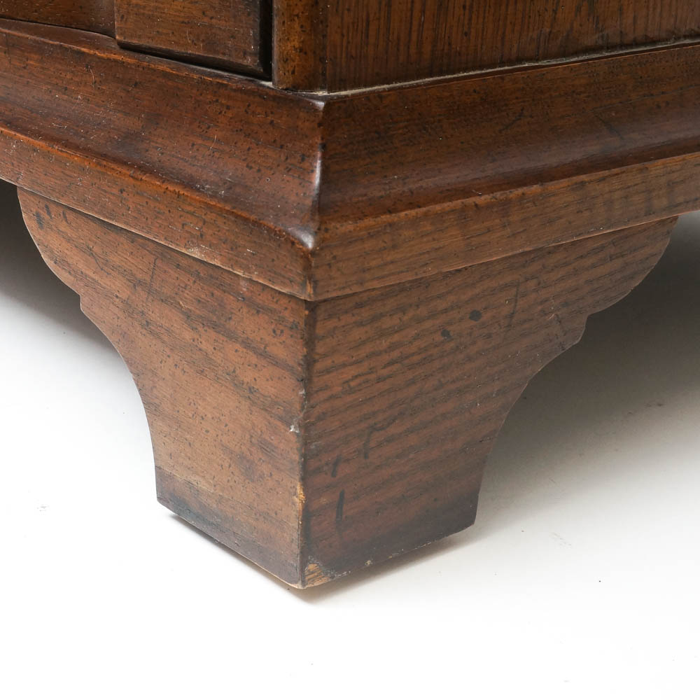 Pair of Vintage Hendredon Serpentine Nightstands