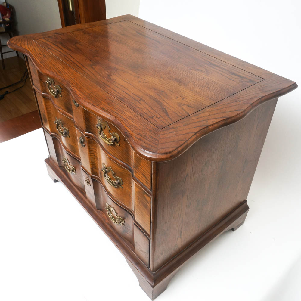 Pair of Vintage Hendredon Serpentine Nightstands