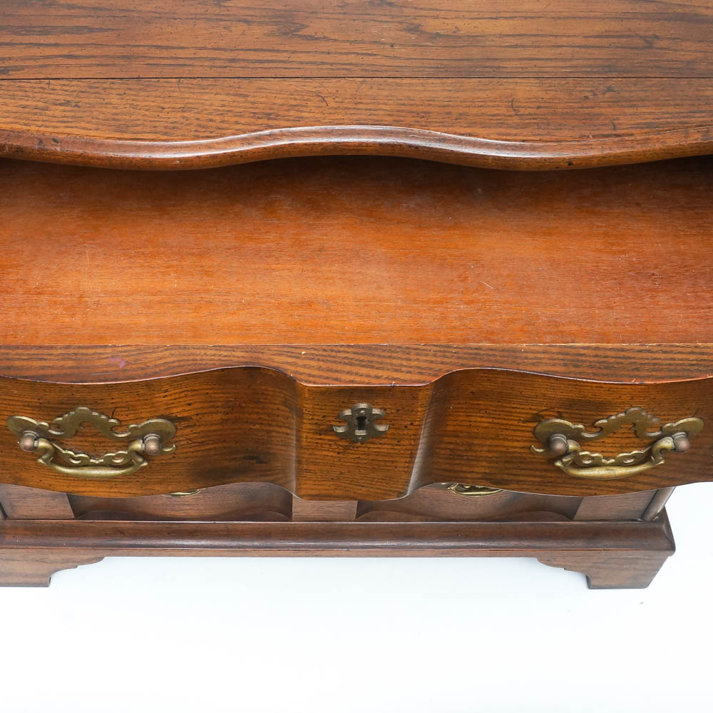 Pair of Vintage Hendredon Serpentine Nightstands