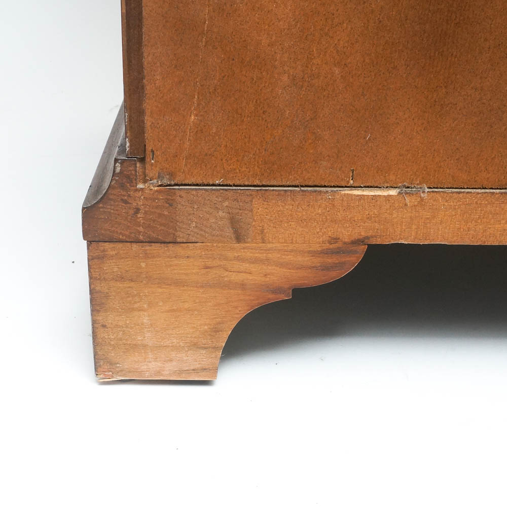 Pair of Vintage Hendredon Serpentine Nightstands