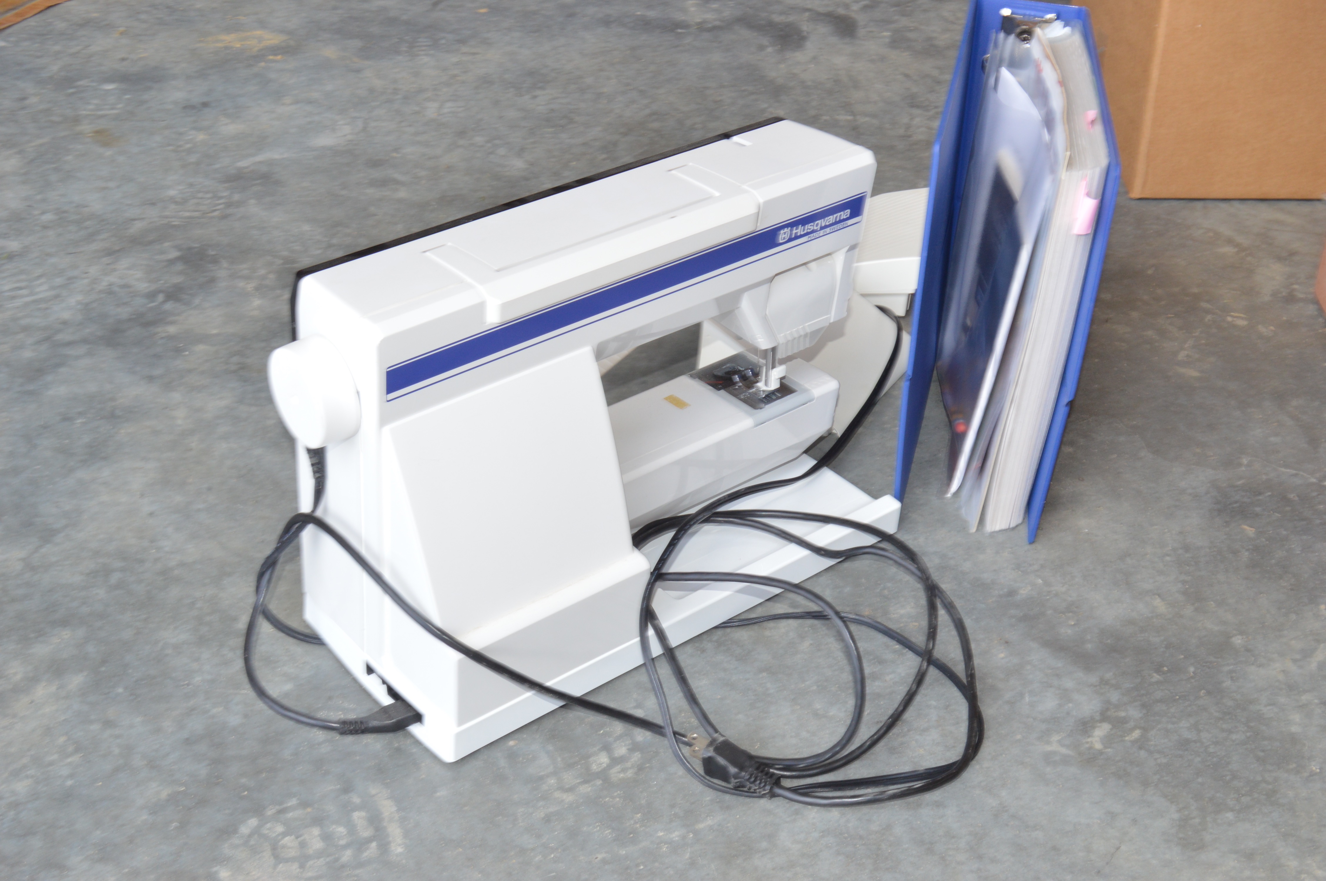 Husqvarna Viking "500 Computer" Embroidery Sewing Machine