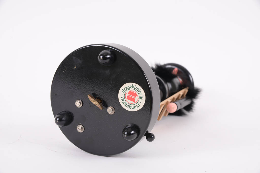 Erzgebirgische German Winding Nutcracker