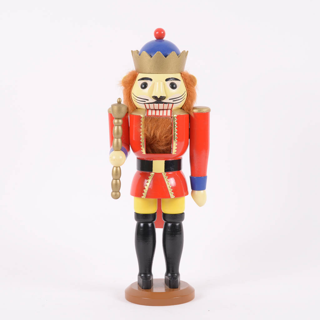 Erzgebirgische German Classic Nutcracker